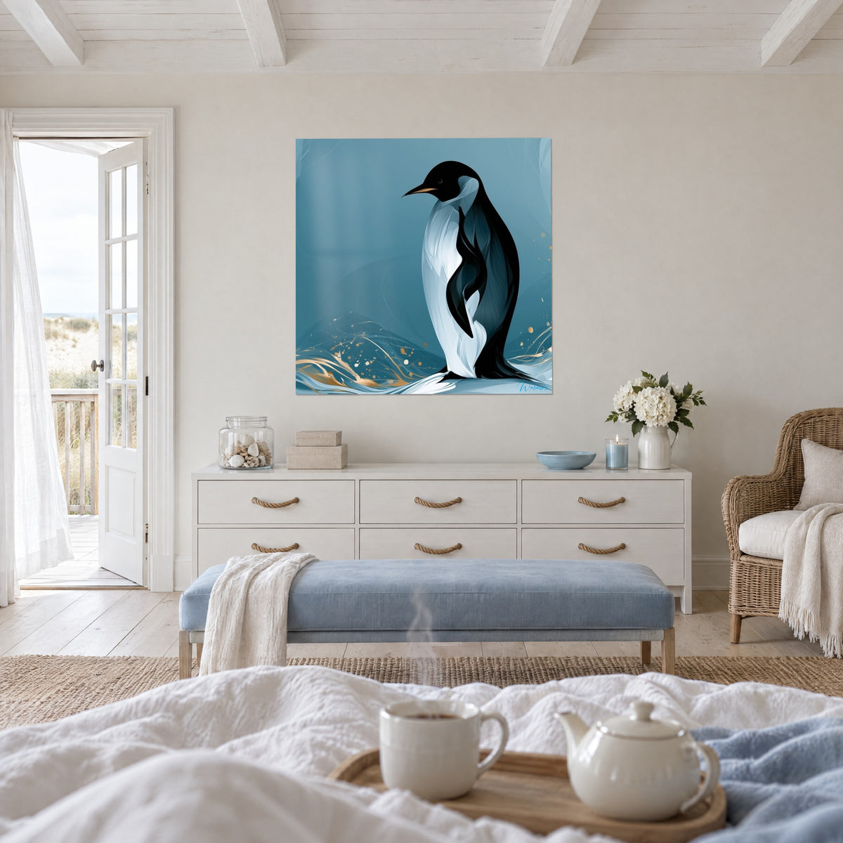Tableau oiseau polaire noir et blanc, éclaboussures cuivrées sur fond bleu sarcelle, au-dessus d'un lit dans une chambre claire