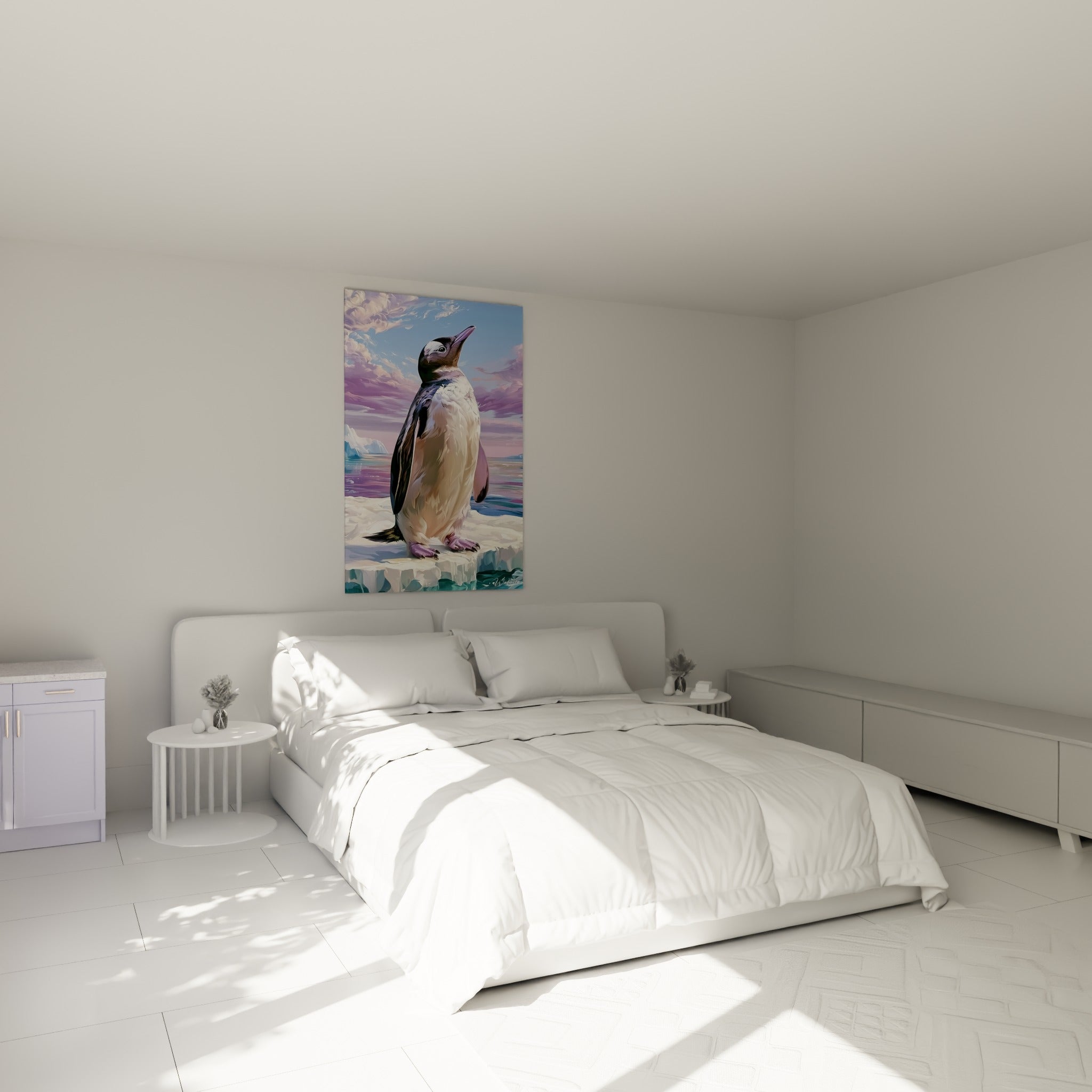 Silhouette de pingouin aux teintes mauve et turquoise, accrochée au-dessus d'un lit dans une chambre claire