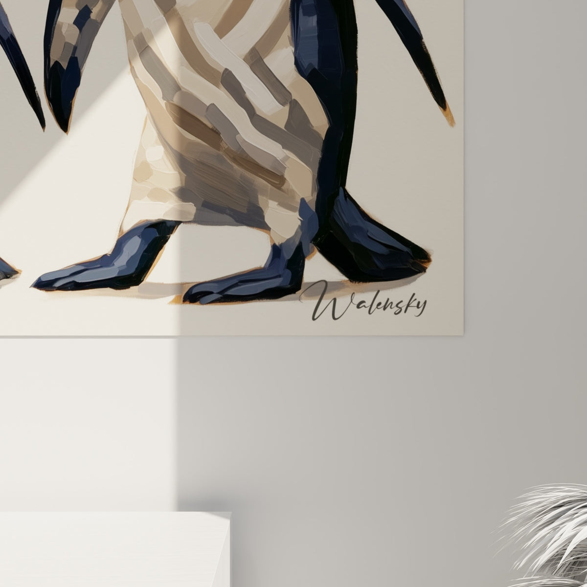 Détail du plumage rayé beige et taupe des pingouins, empâtements visibles sur fond ivoire texturé