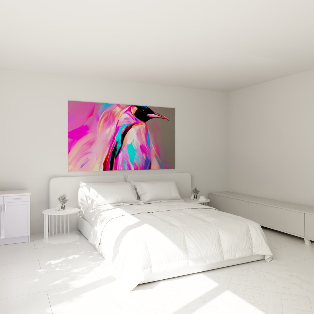 Silhouette de pingouin rose fuchsia et bleu turquoise, accrochée au-dessus d'un lit dans une chambre claire
