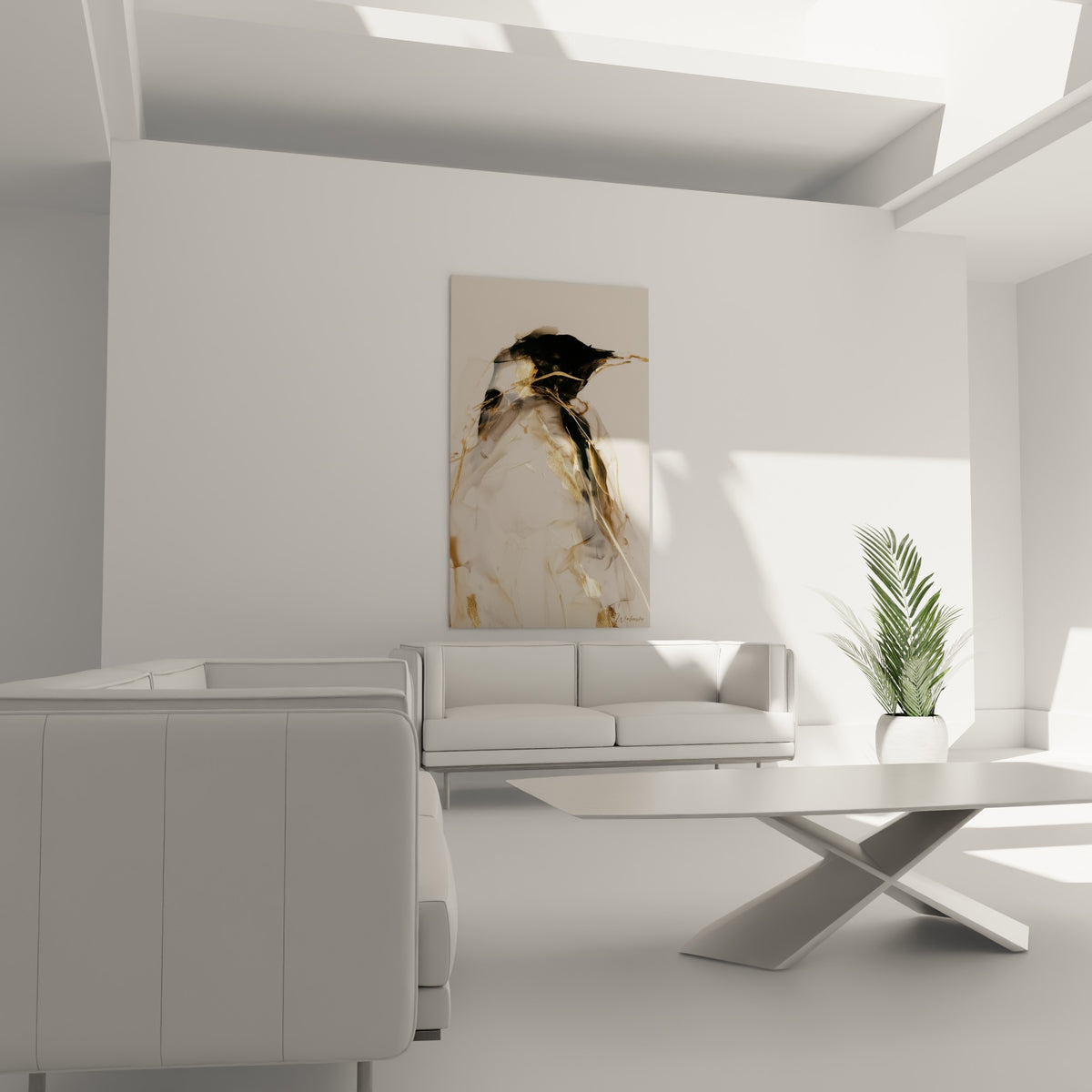 Formes noires et dorées du pingouin abstrait accrochées au-dessus d'un canapé dans un salon lumineux