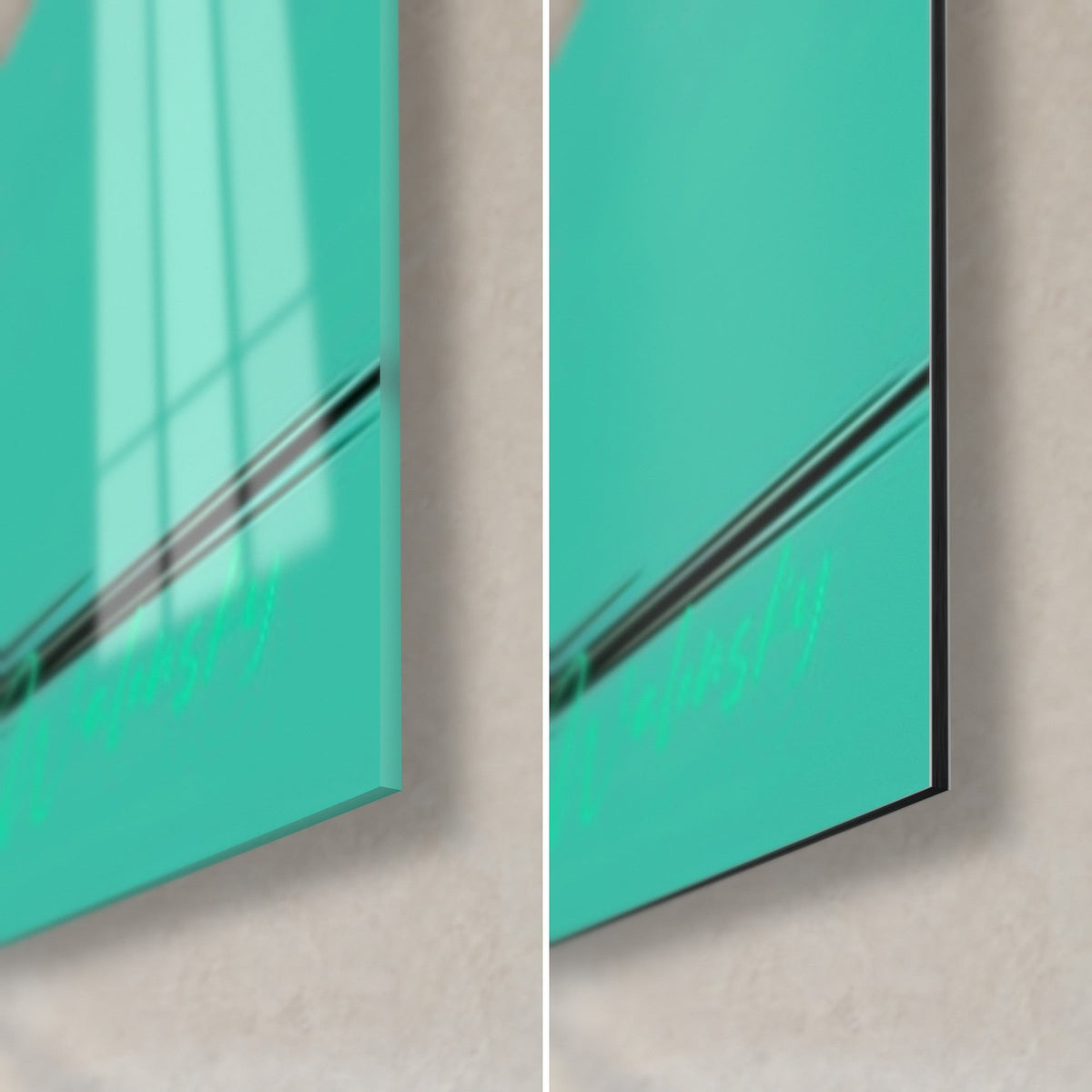 Tableau manchot en bande dessinée, coin bas droit : verre acrylique brillant à reflets à gauche, alu Dibond noir mat à droite, fond turquoise