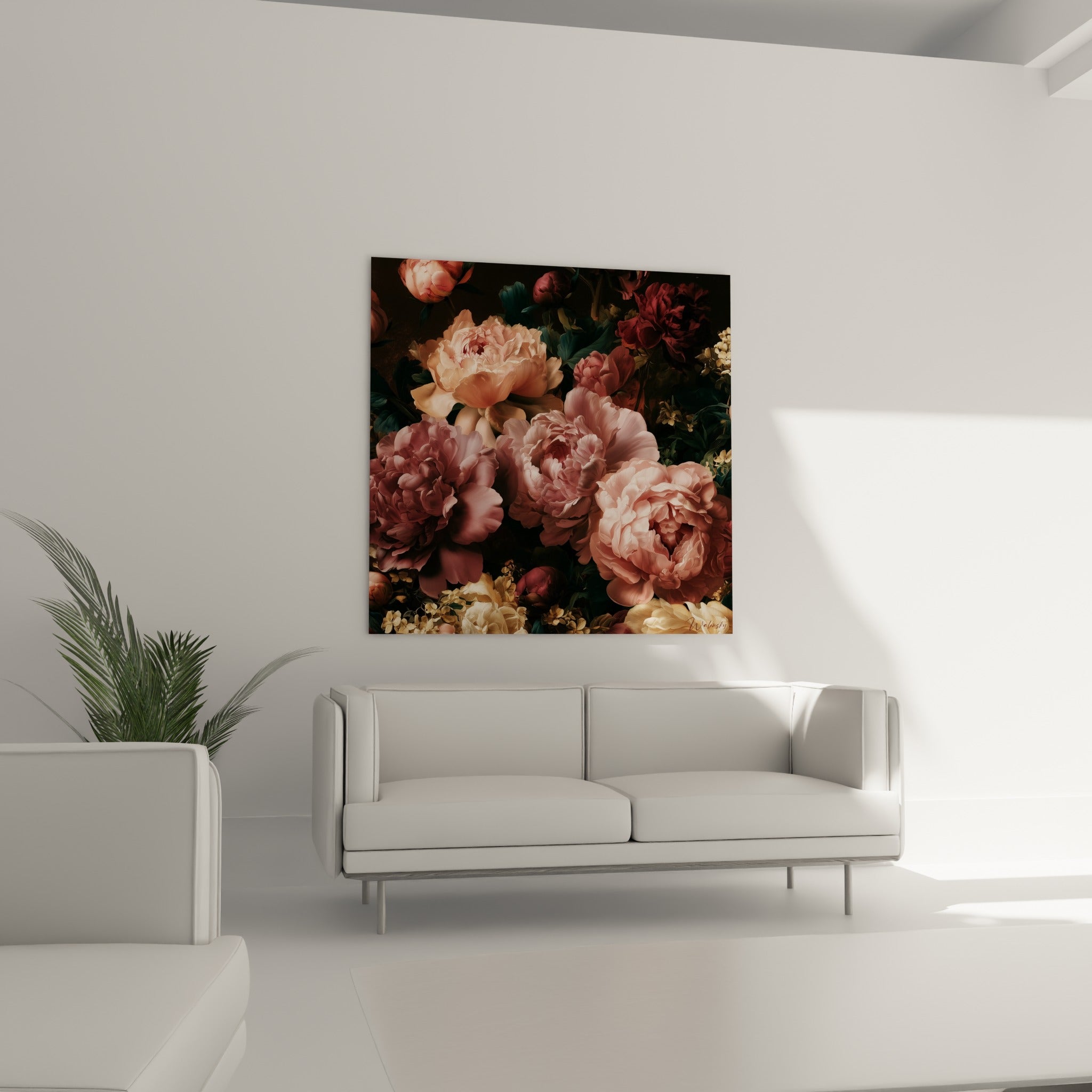 Pivoines roses et vertes en composition dense au-dessus d'un canapé dans un salon lumineux