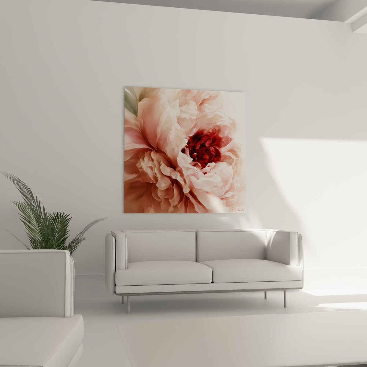 Fleur de pivoine en rose pâle et bordeaux profond, composition organique, au-dessus d'un canapé dans un salon lumineux