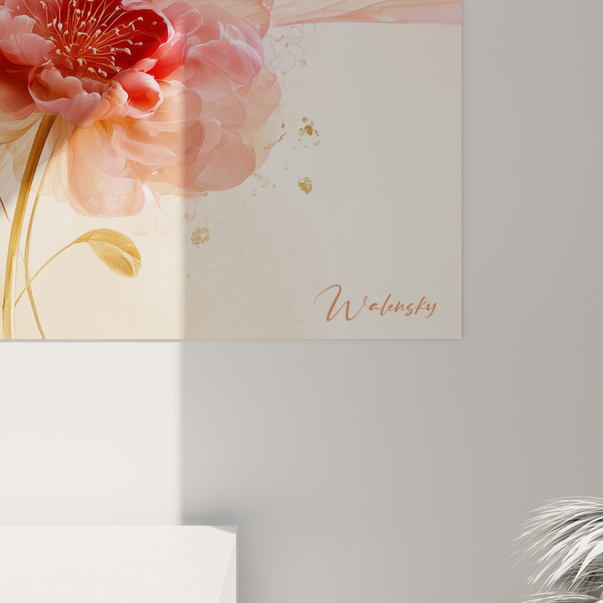 Détail des pétales de pivoine bordeaux et des fines coulures dorées sur toile texturée
