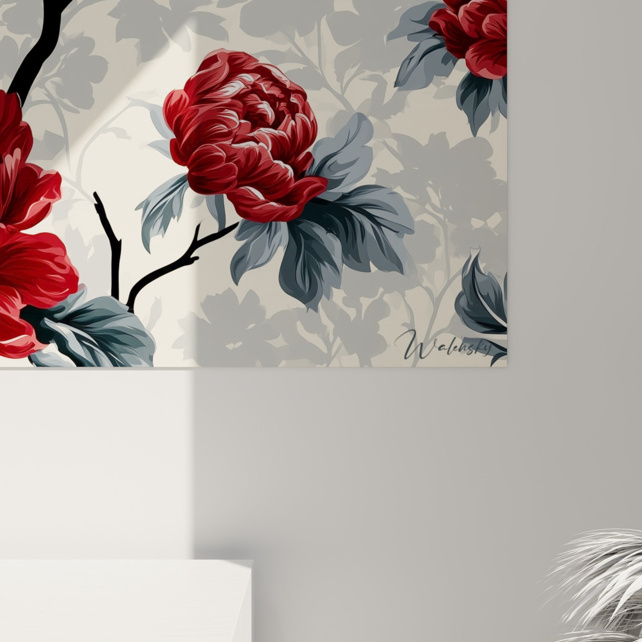 Détail des pétales rouge profond et des feuilles grises, texture peinte et branches noires en gros plan