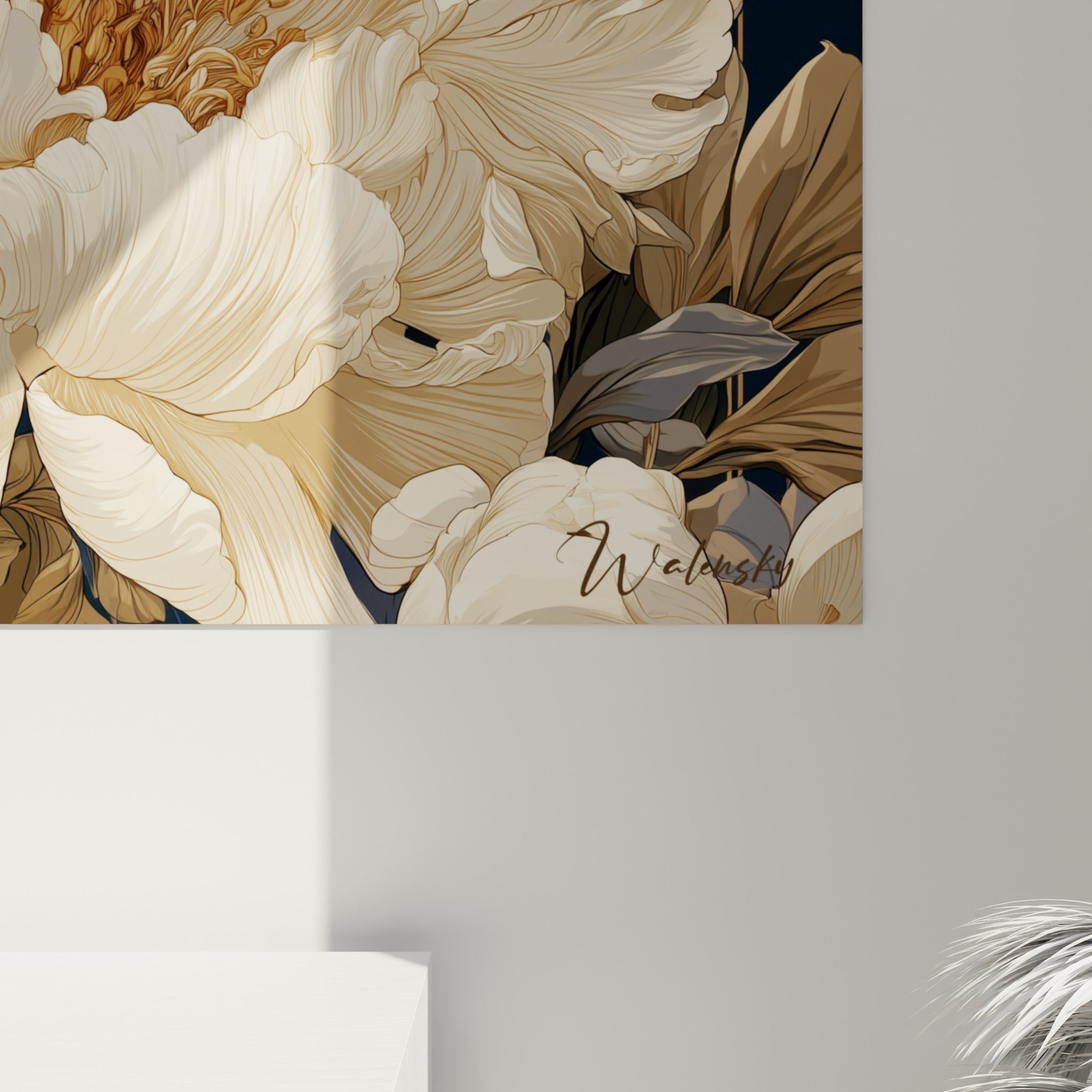 Détail des pétales ivoire et beige d'une pivoine, veines fines et reflets dorés visibles de près