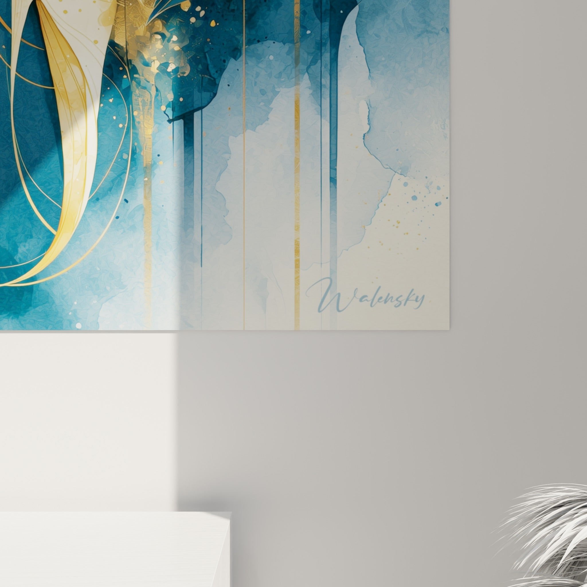 Grain aquarelle visible sur les coulures dorées et le bleu marine profond de cette œuvre pizza