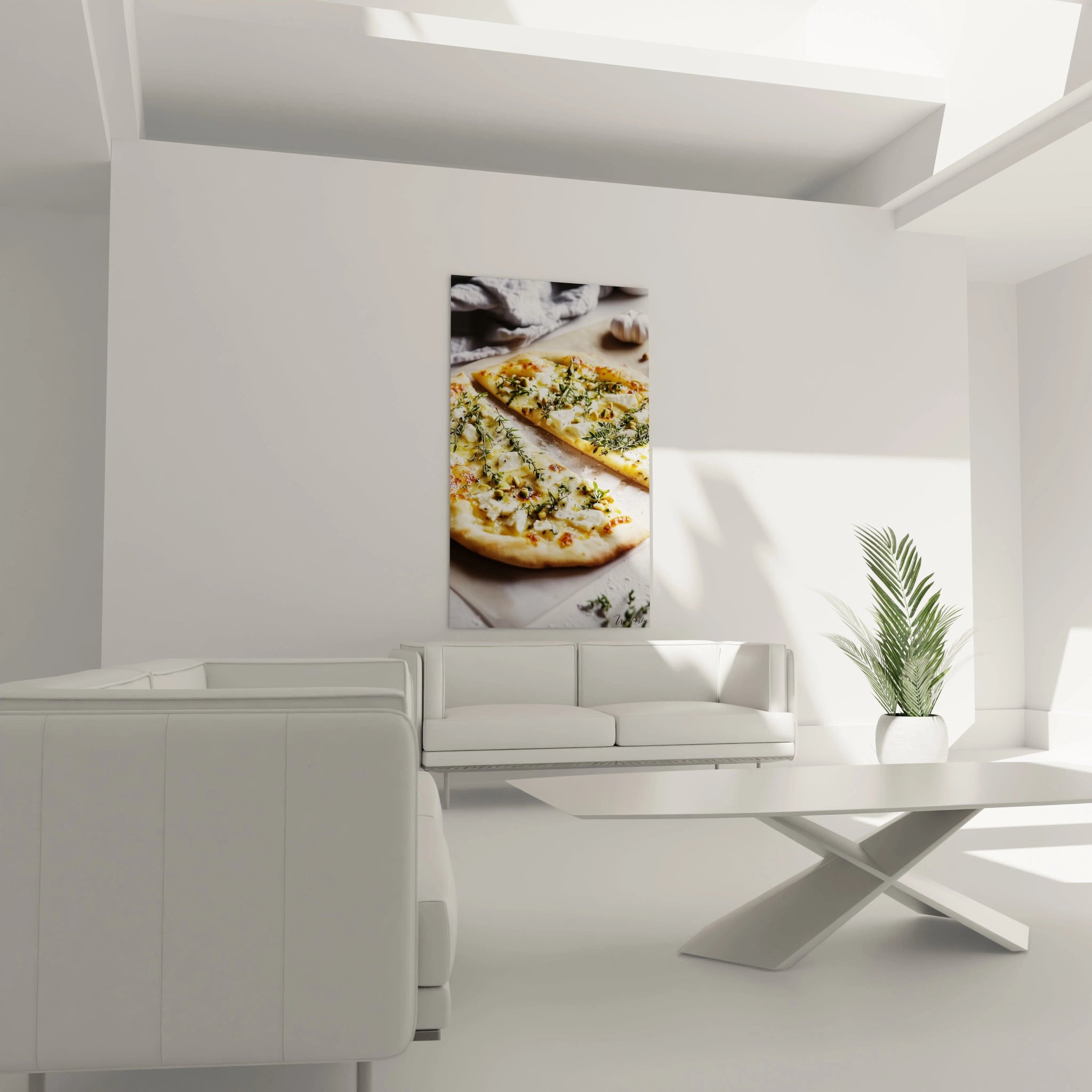Un tableau pizza montrant une pizza découpée, garnie de fromage fondu, de pistaches et de thym, avec des couleurs dominantes jaune, blanc et vert, et des détails de textures fondantes et croquantes.