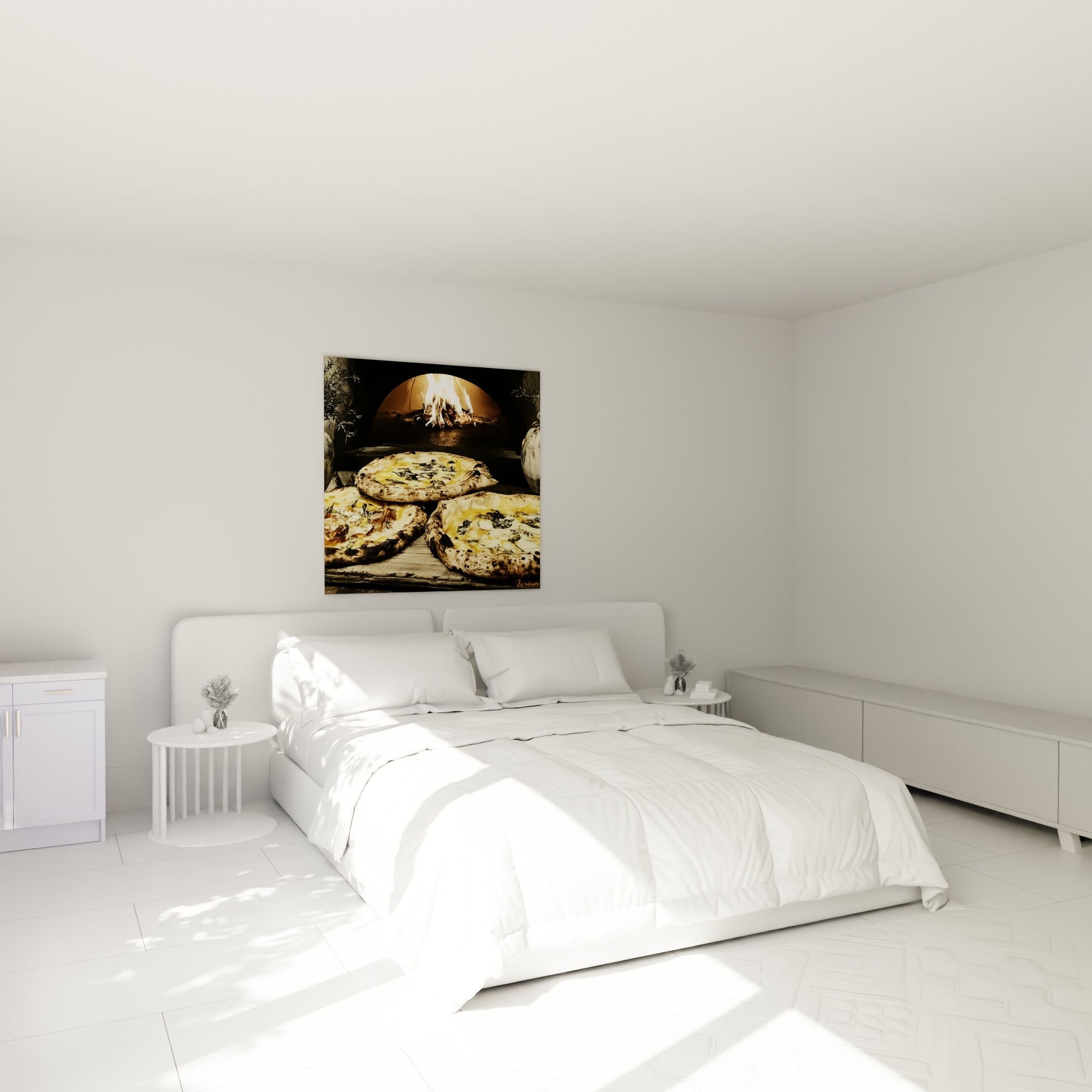 Pizzas croustillantes brunes et crème accrochées au-dessus d'un lit dans une chambre claire
