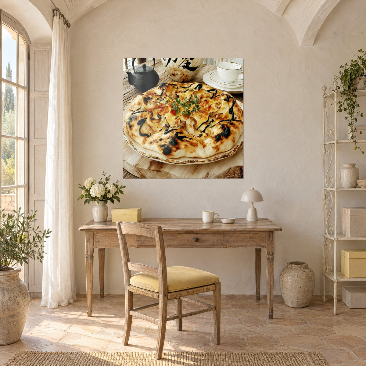 Tableau tarte rustique crème et orangé, persil frais, tasse blanche, bureau en bois clair dans un mas ensoleillé