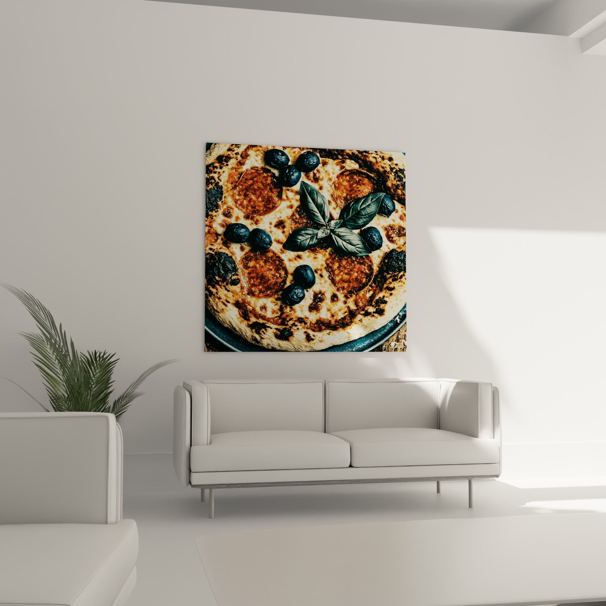 Pepperoni orangé et olives noires sur pâte dorée au-dessus d'un canapé dans un salon lumineux