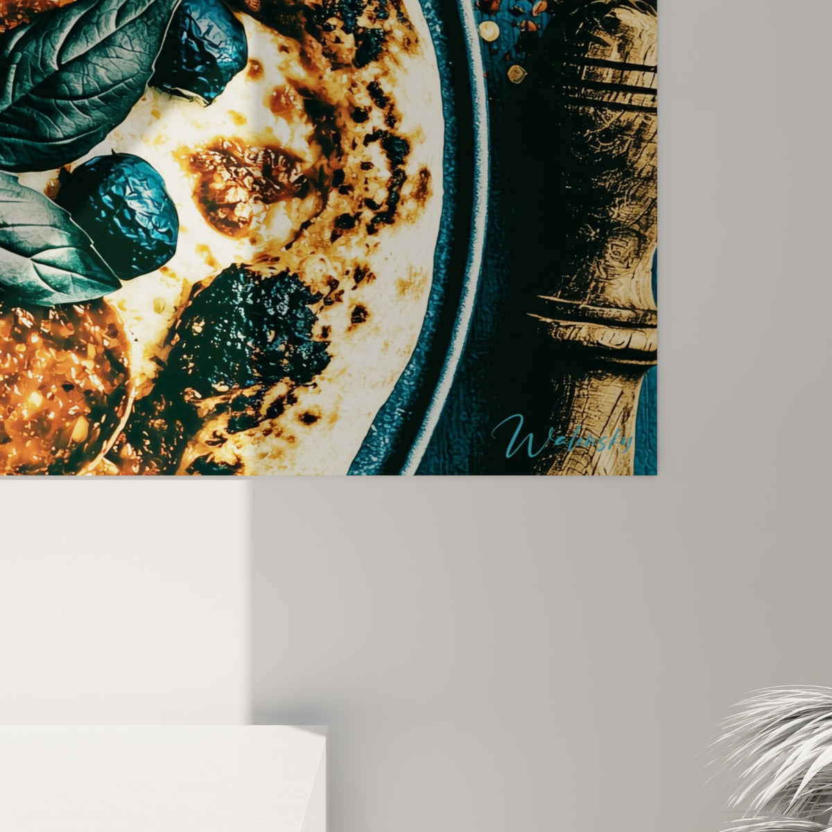Empâtements de croûte dorée et olives luisantes visibles de près sur cette toile bleu ardoise