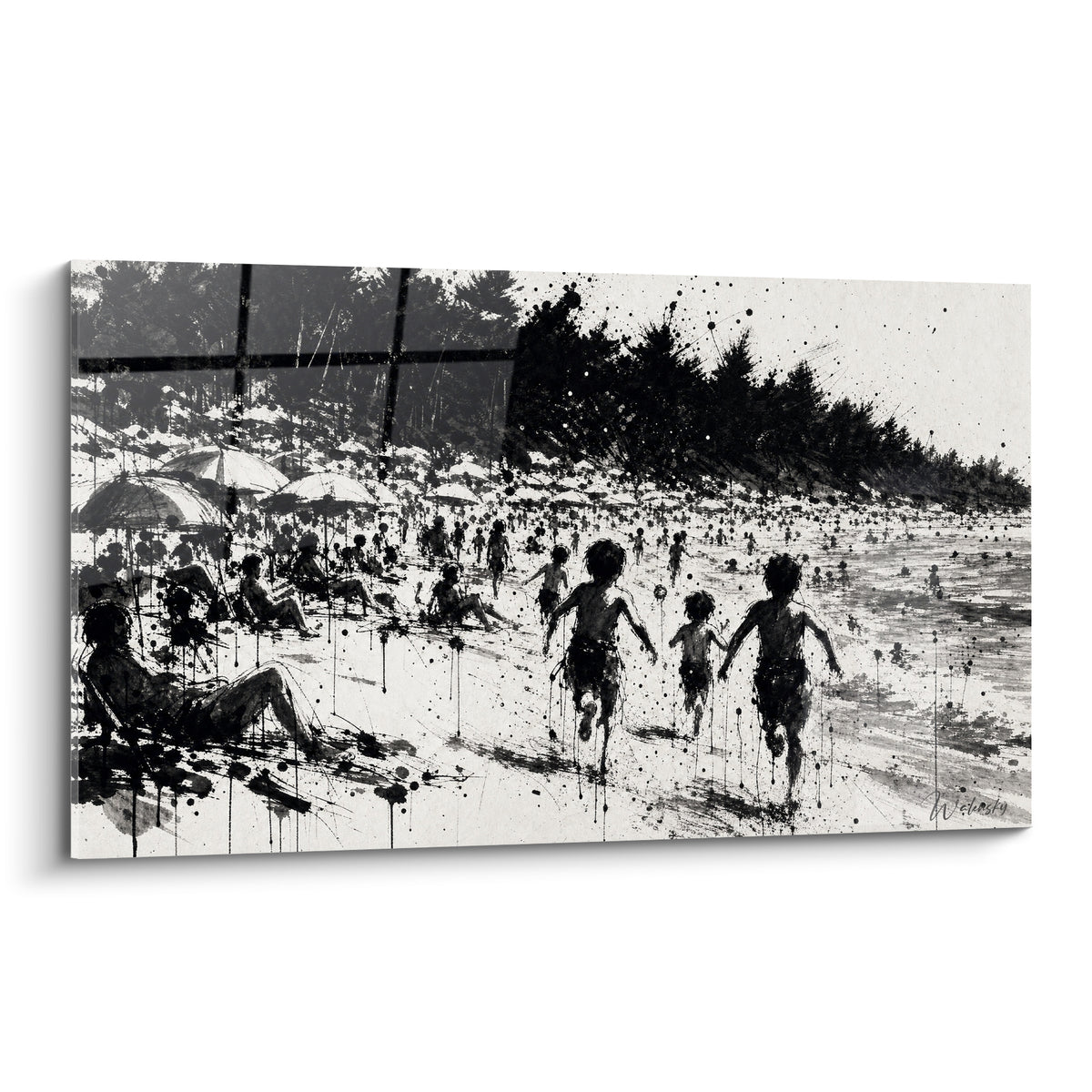 Enfants courant vers la mer sur un tableau plage encre noire et ivoire éclaboussée