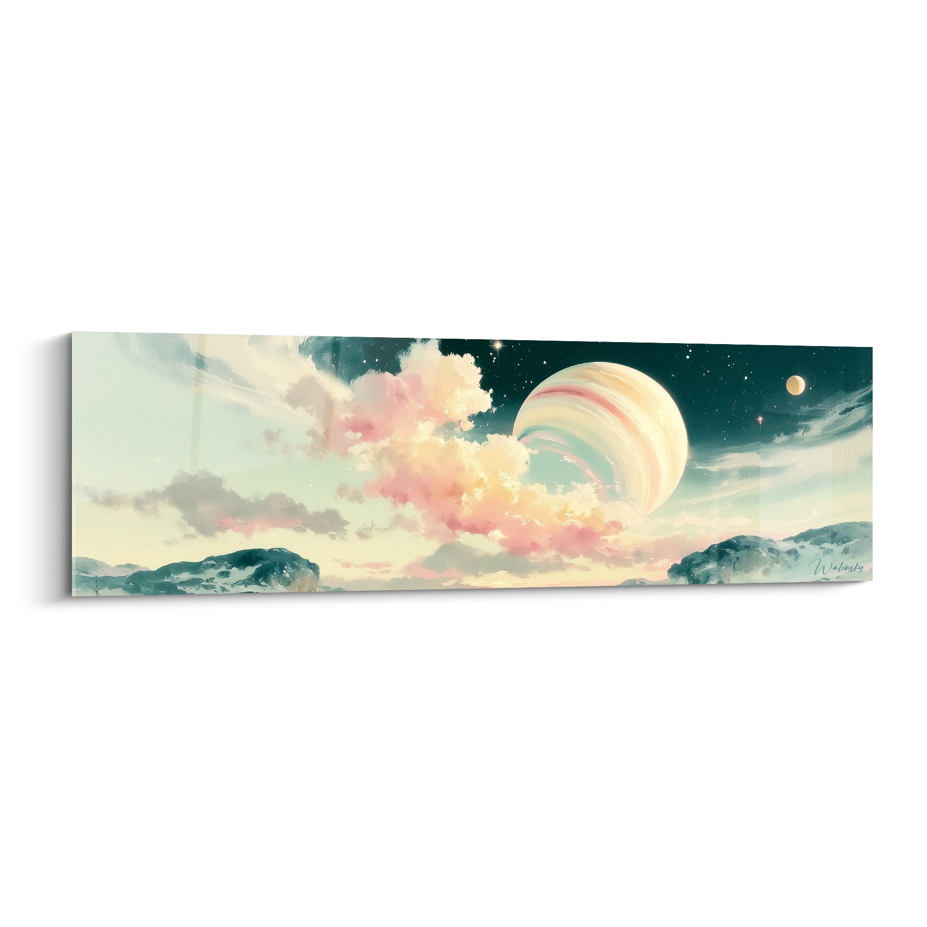 Planète crème et rose aux nuages vaporeux, ciel bleu pétrole étoilé, style aquarelle panoramique.