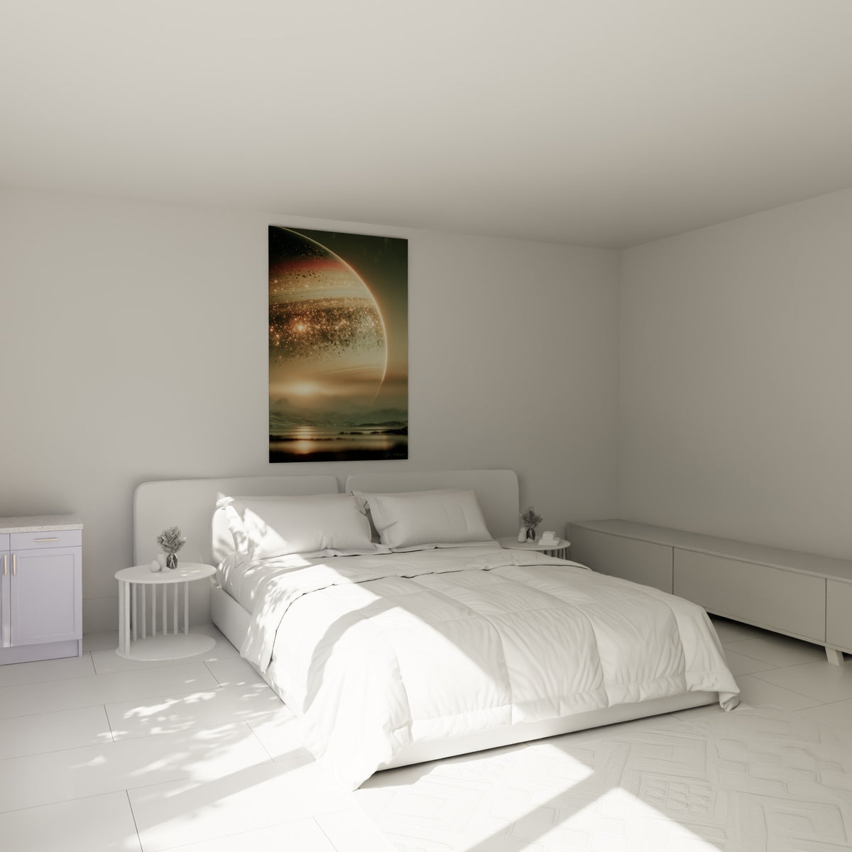 Astre doré et vert olive à la surface criblée d'éclats lumineux, au-dessus d'un lit dans une chambre claire