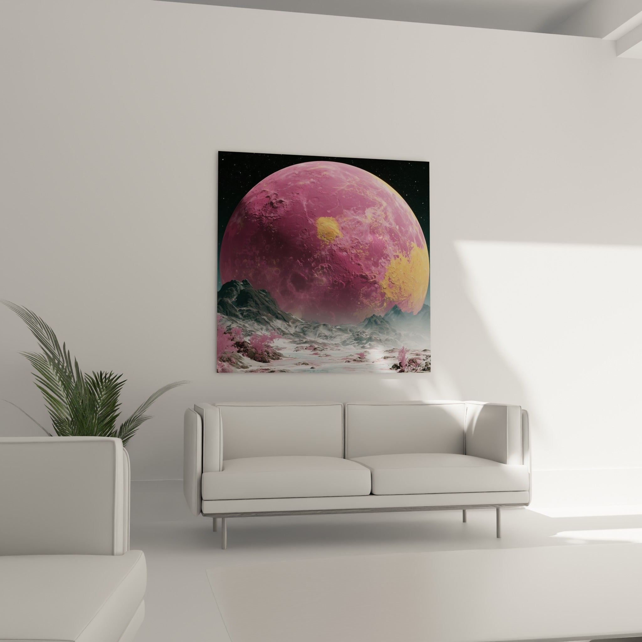 Sphère planétaire rose et dorée surplombant des montagnes grises, au-dessus d'un canapé dans un salon lumineux
