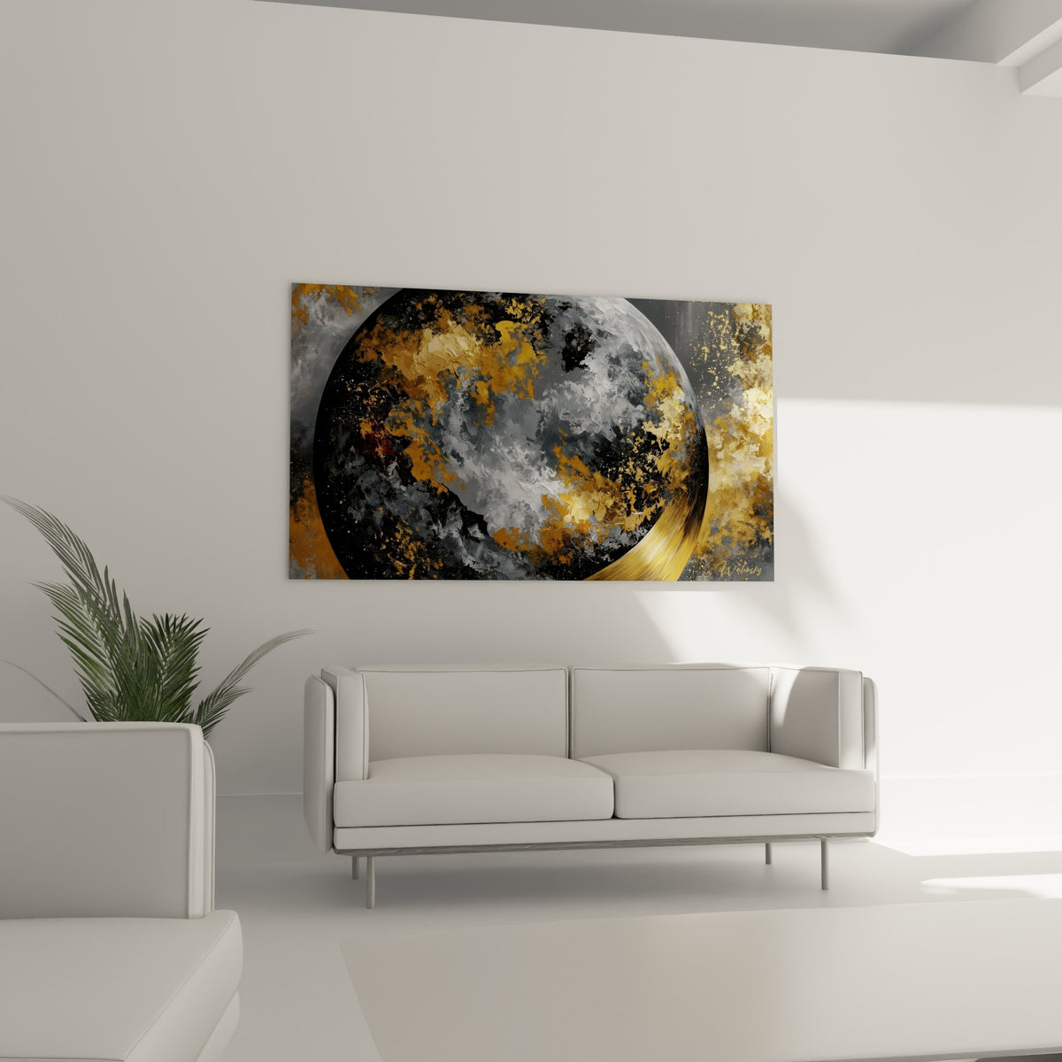 Astre doré et gris anthracite en fusion, tableau Planète placé au-dessus d'un canapé dans un salon lumineux.
