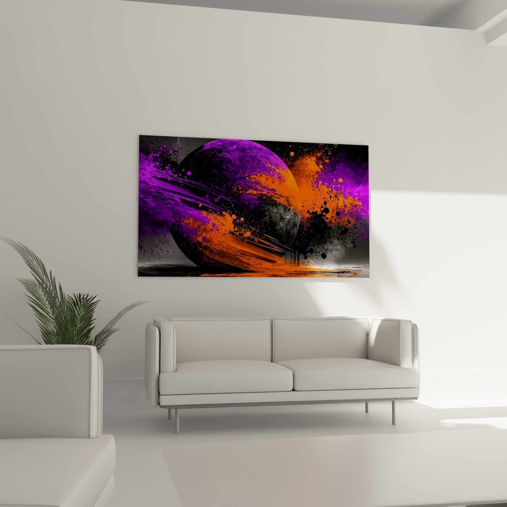 Explosion planétaire violette et orange projetée au-dessus d'un canapé dans un salon lumineux