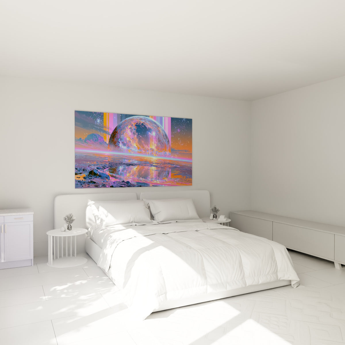 Globe fauve aux teintes violettes et cyan accroché au-dessus d'un lit dans une chambre claire