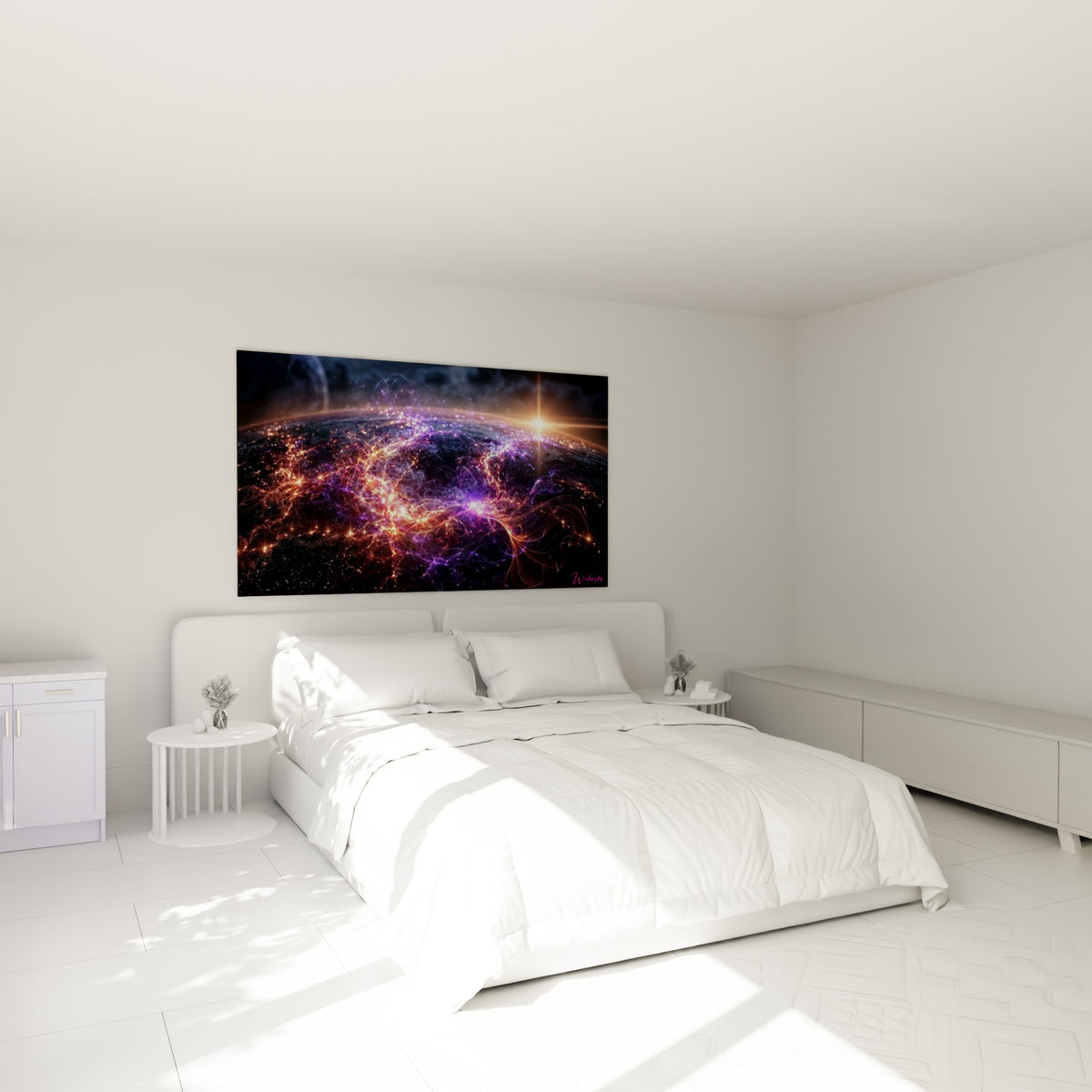 Planète illuminée de lueurs dorées et violettes accrochée au-dessus d'un lit dans une chambre claire
