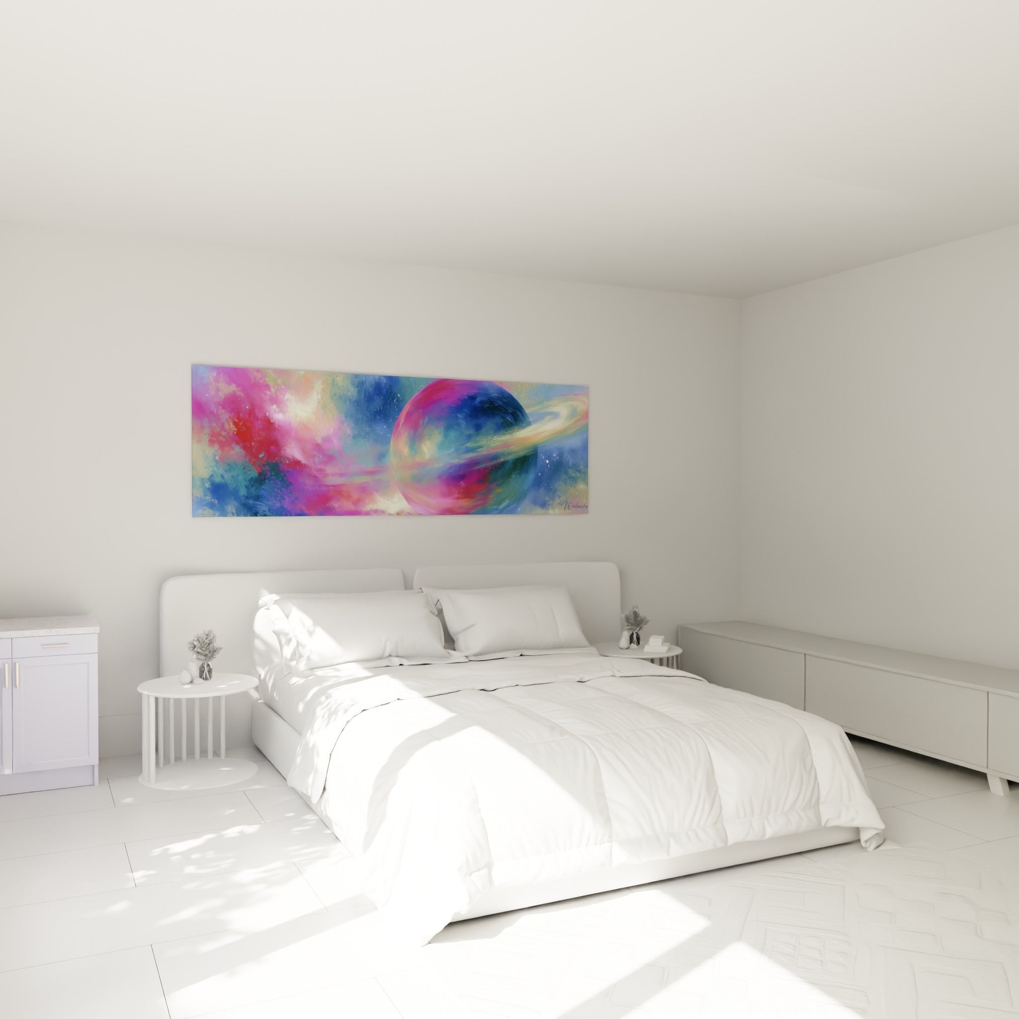 Sphère céleste rose et turquoise entourée d'un anneau doré, au-dessus d'un lit dans une chambre claire