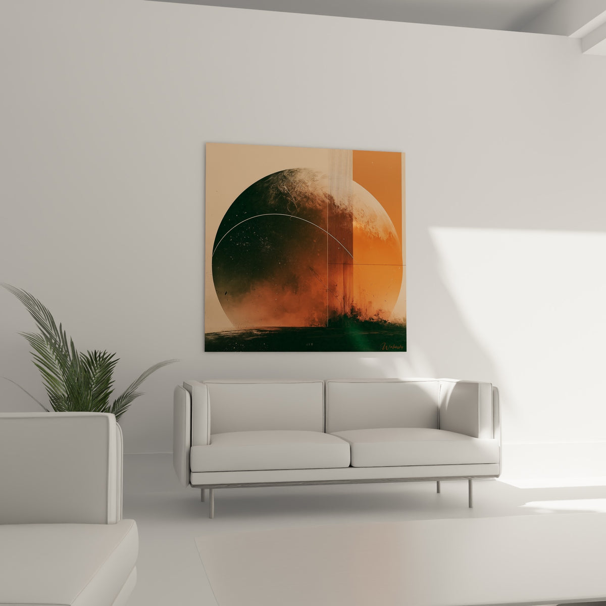 Astre stylisé aux tons ocre et vert profond, ligne d'orbite courbe, au-dessus d'un canapé dans un salon lumineux