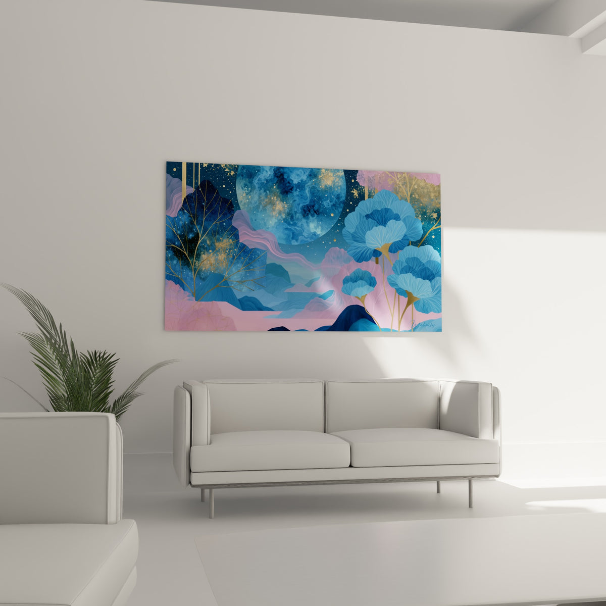 Paysage cosmique bleu et rose pastel aux branches dorées, disposé au-dessus d'un canapé dans un salon lumineux