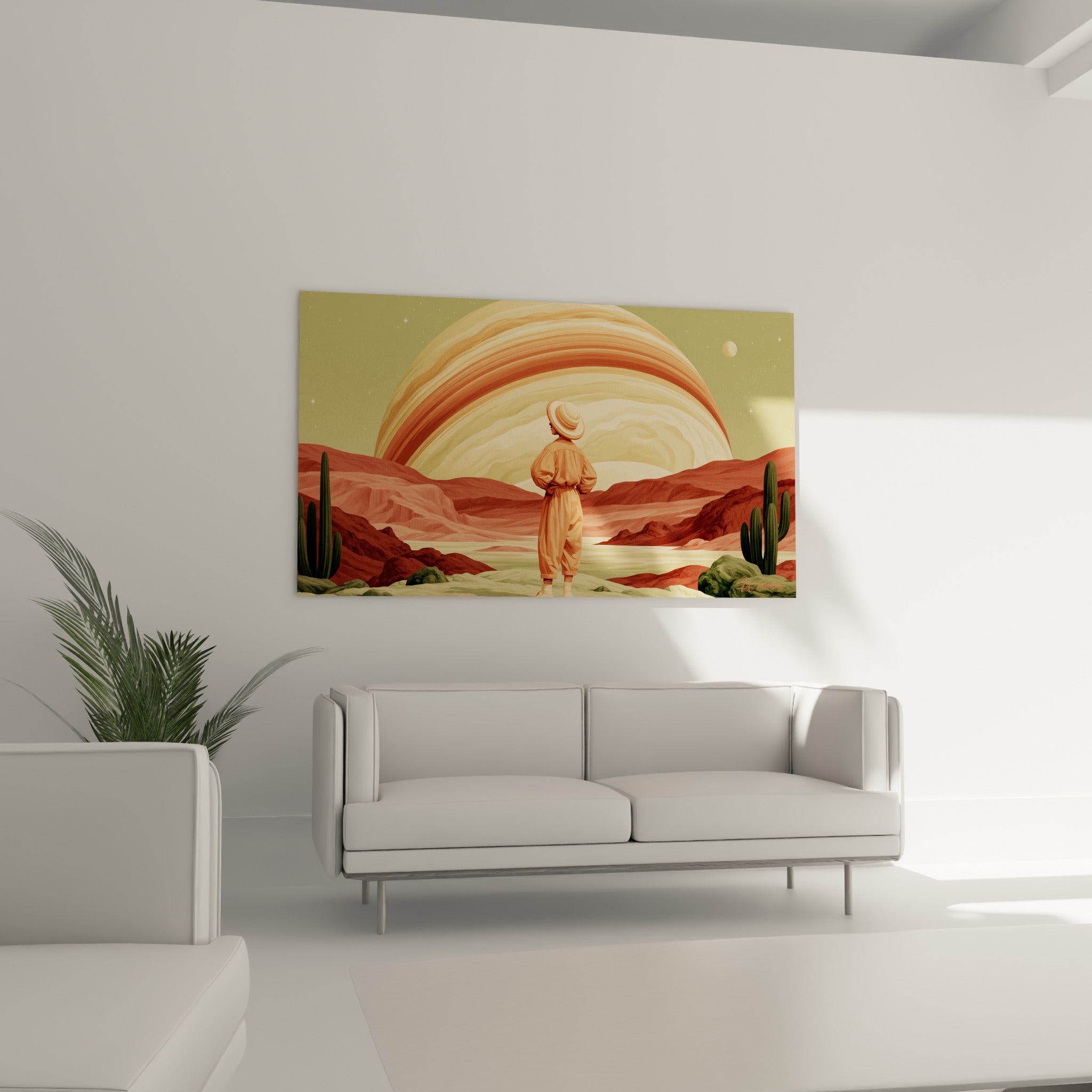 Exploratrice au chapeau rond devant une sphère ocre et beige, au-dessus d'un canapé dans un salon lumineux