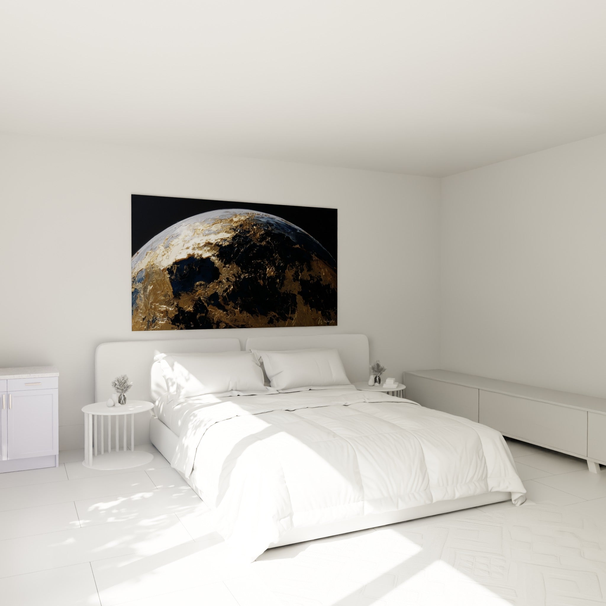 Planète texturée noir et or, empâtements épais, accrochée au-dessus d'un lit dans une chambre claire