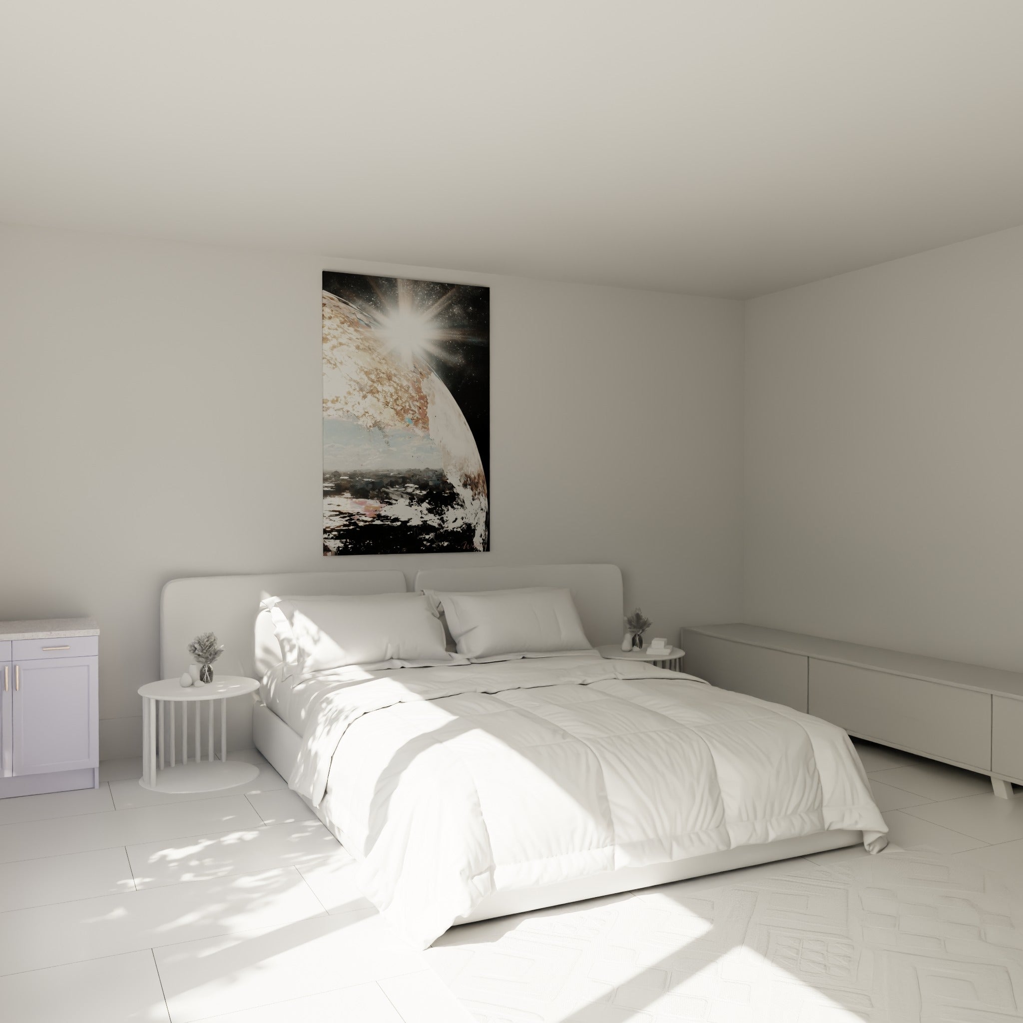 Astre texturé blanc et ocre sous un soleil rayonnant, accroché au-dessus d'un lit dans une chambre claire
