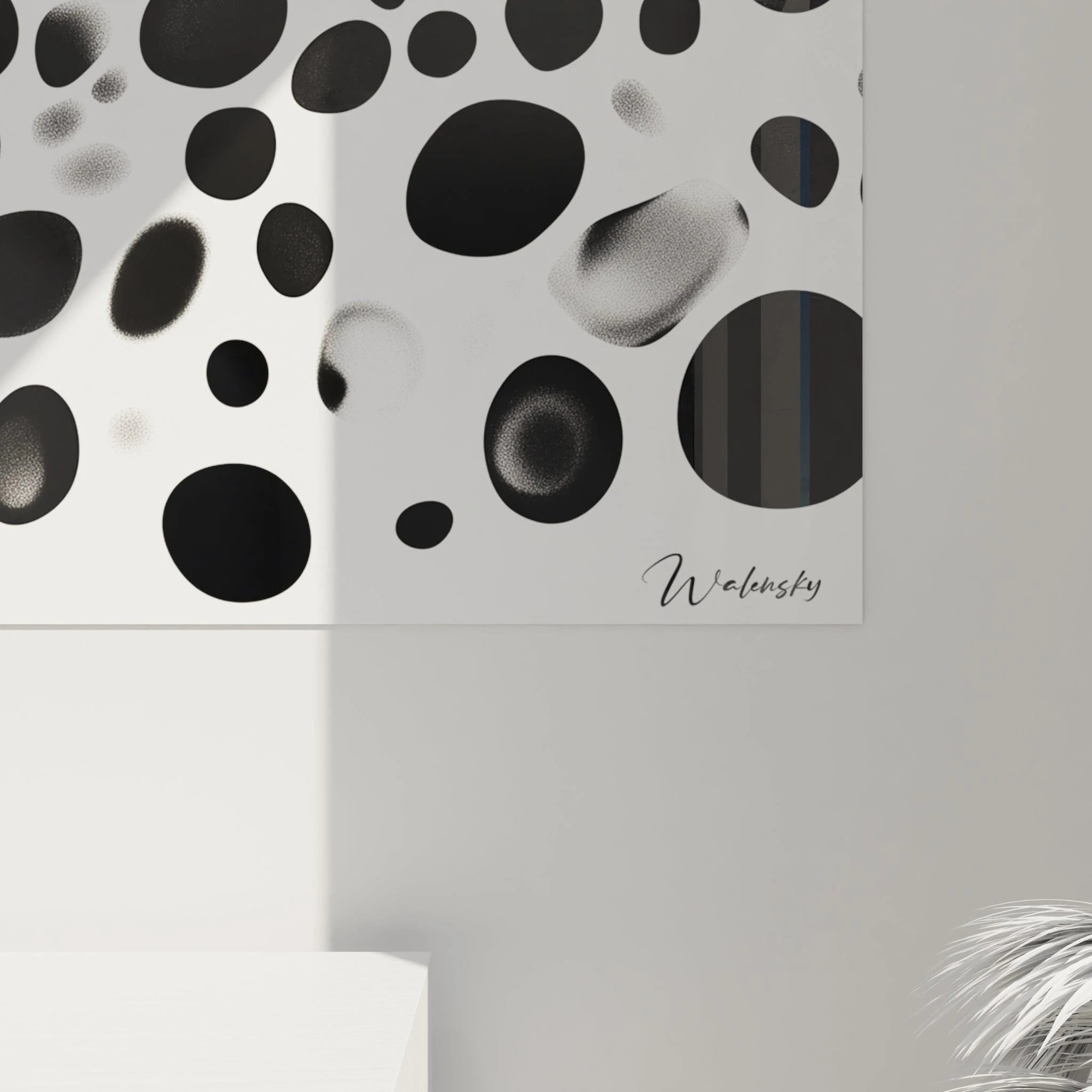 Tableau tacheté noir et blanc de Walensky avec des motifs circulaires modernes