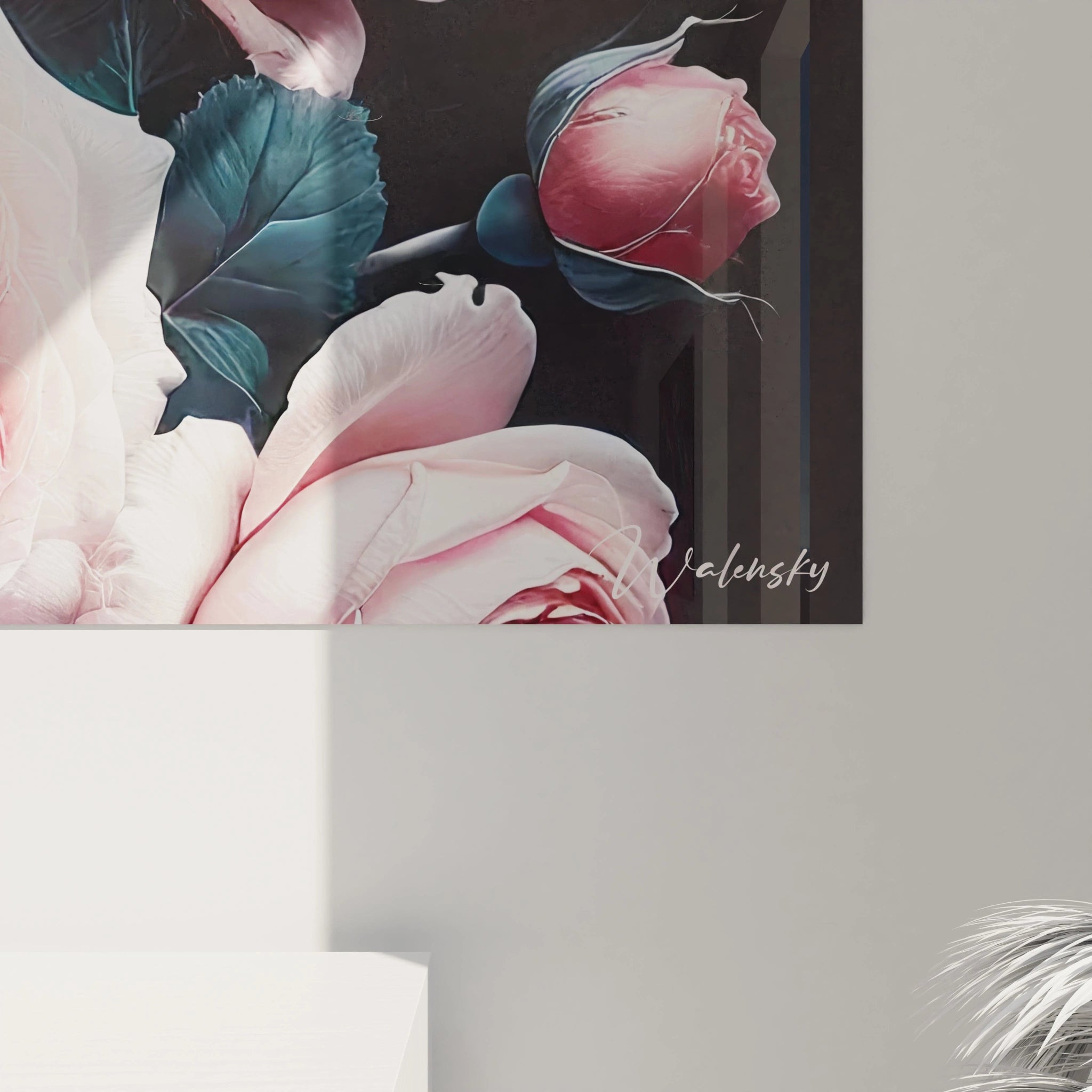 Une vue de pres de ce tableau Fleur met en valeur la texture delicate des roses. Les petales revelent une finesse captivante, evoquant l amour et la passion dans des tons subtils de rose et de noir.