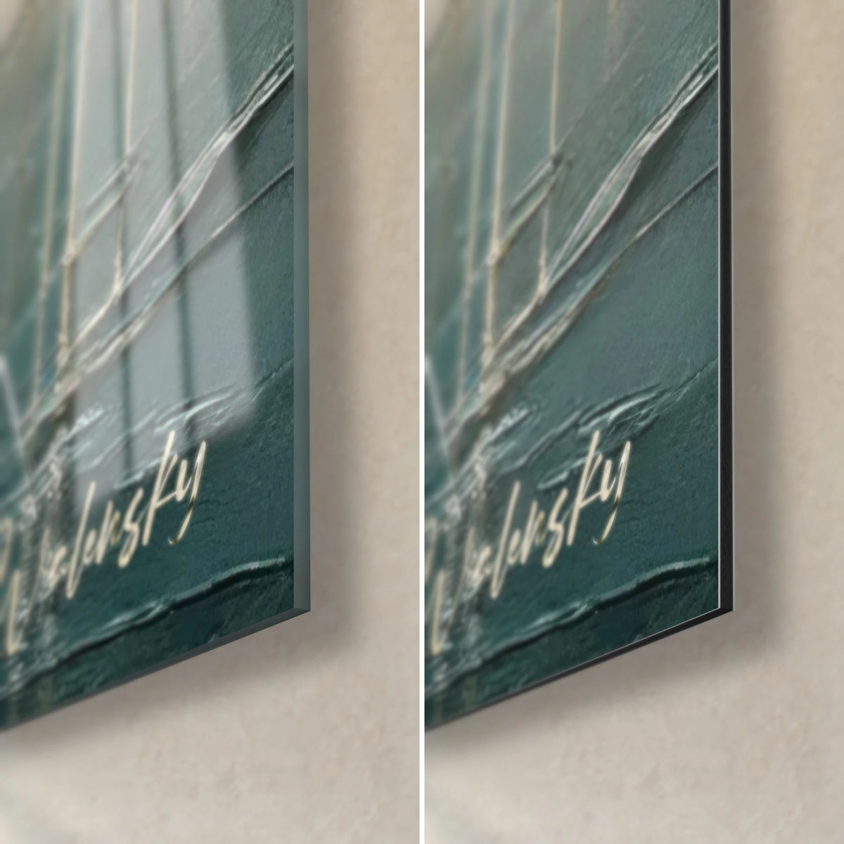 Schilderij van een steltloper met dikke crèmewitte en diepgroene veren, Walensky-handtekening, glanzend glas en mat Dibond naast elkaar