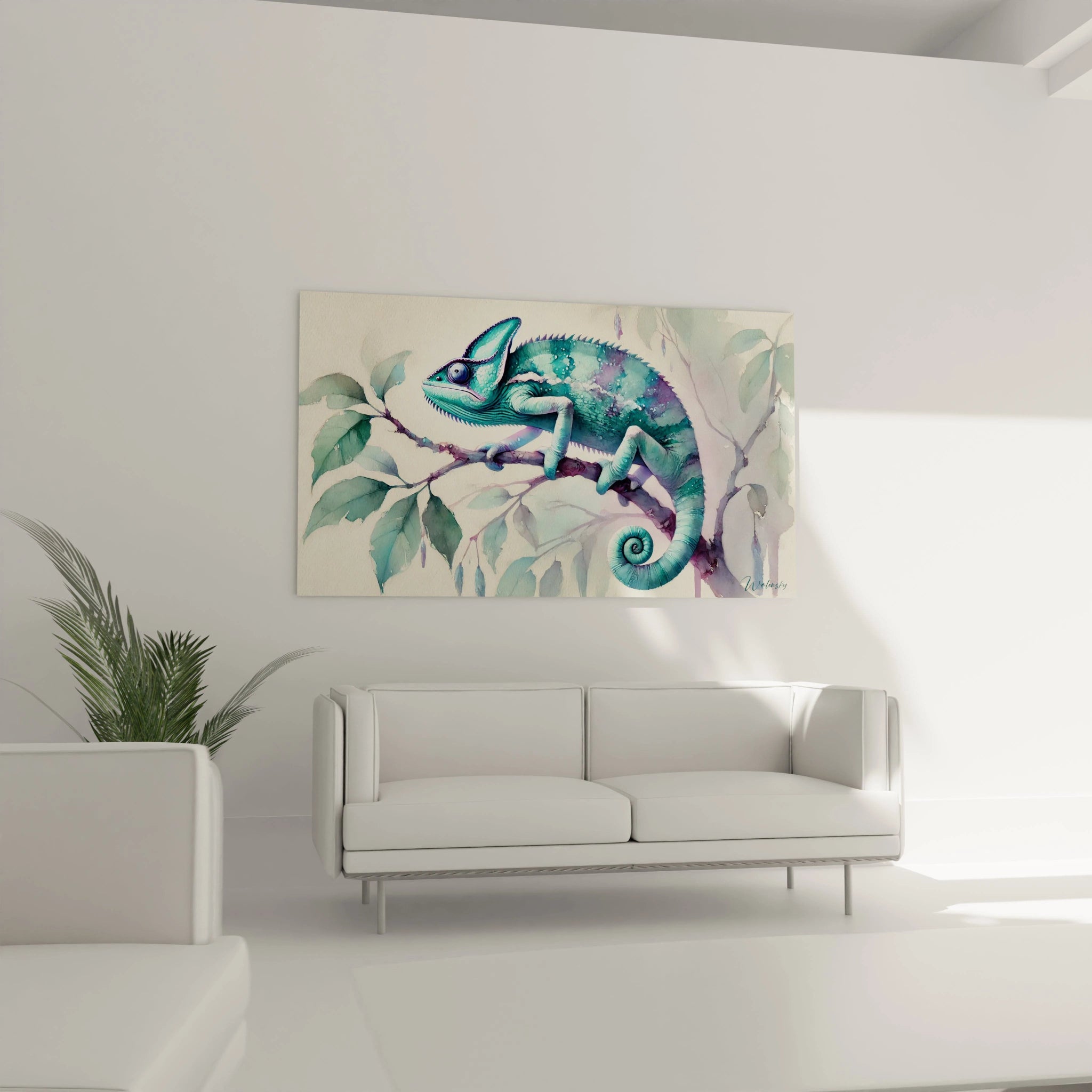 tableau caméléon au-dessus du canapé crée une atmosphère sereine et naturelle dans le salon avec son caméléon en harmonie avec des feuilles délicates et un fond apaisant