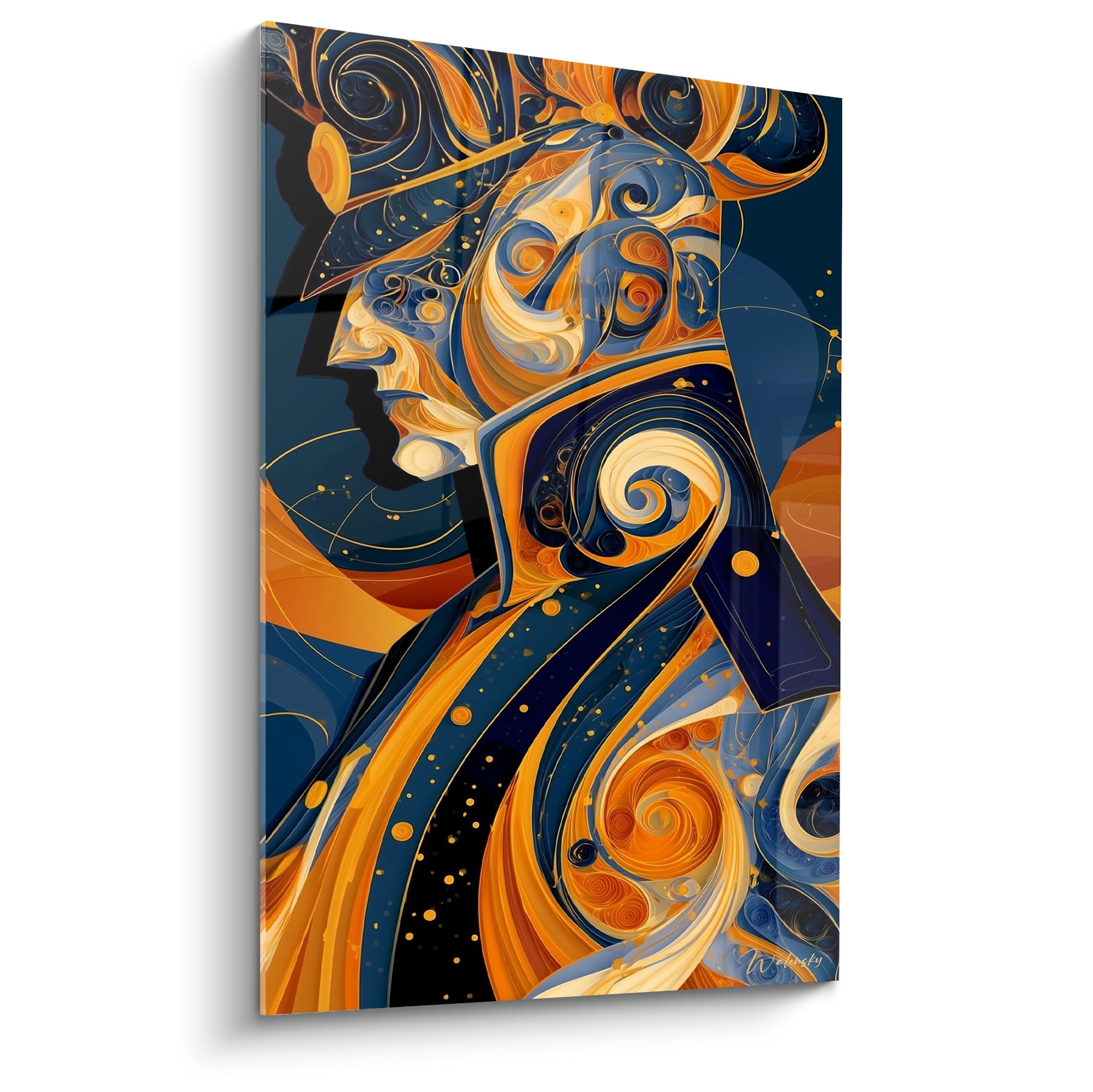 Profil casqué en bleu marine et orange, motifs en spirale et éclats dorés sur fond nocturne