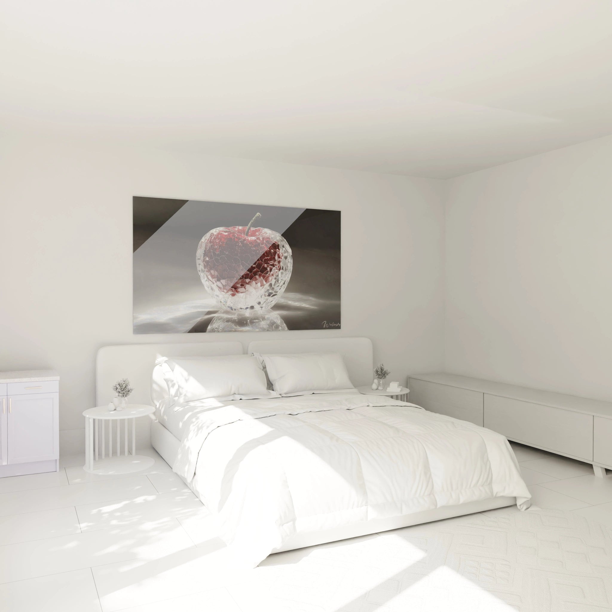 Un tableau pomme mettant en avant une pomme bicolore, rouge en son centre et entourée d’une enveloppe translucide à l’apparence fracturée. La lumière traverse les textures, créant des reflets blancs.
