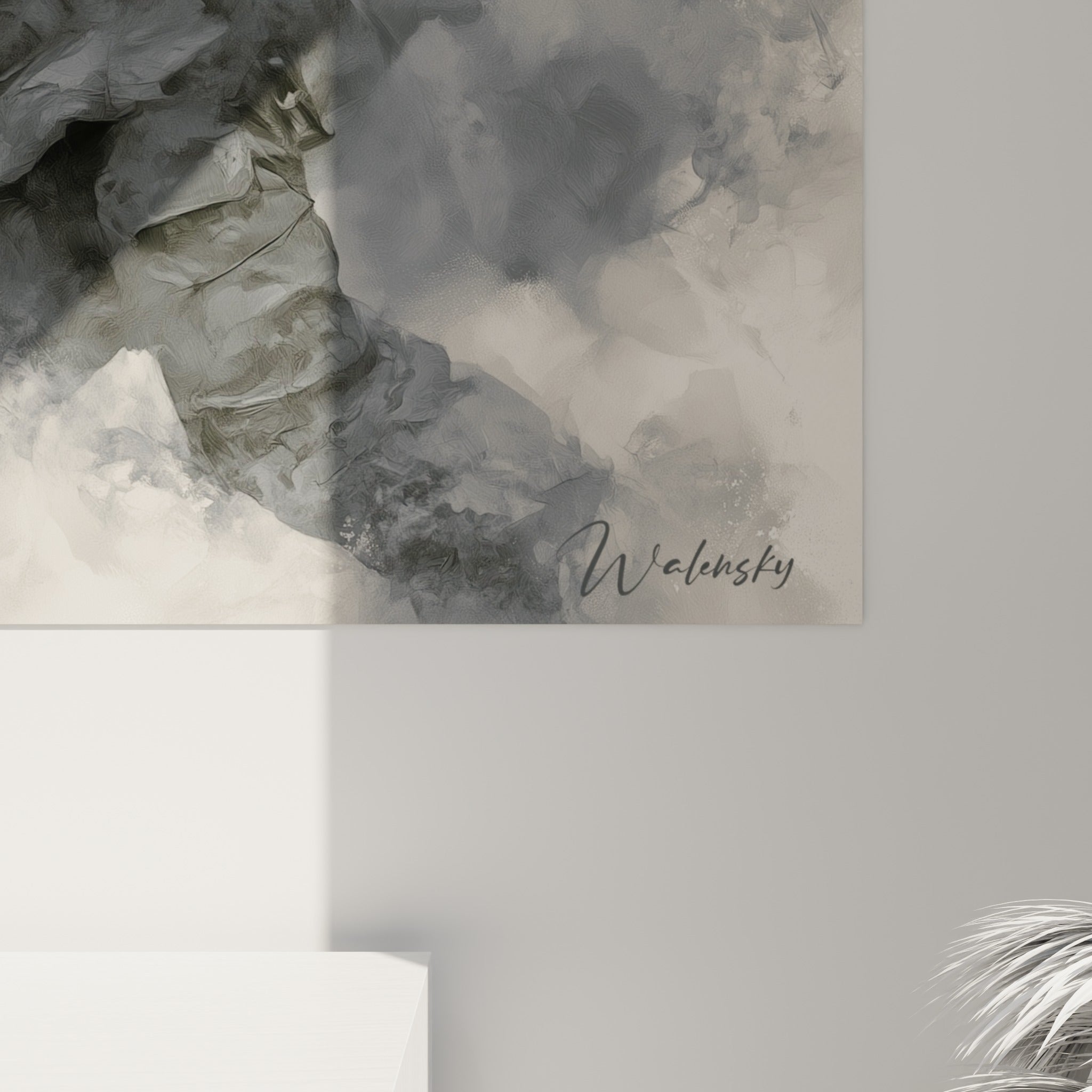 Empâtements gris et beige révélant la texture vaporeuse de la fumée autour du pompier peint