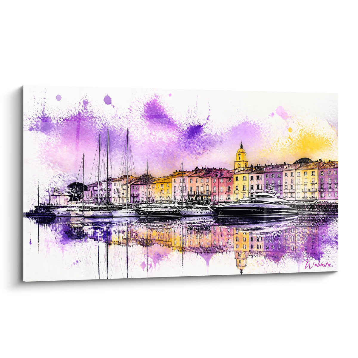 Port de Saint-Tropez en aquarelle violette et dorée, yachts noirs alignés devant façades colorées