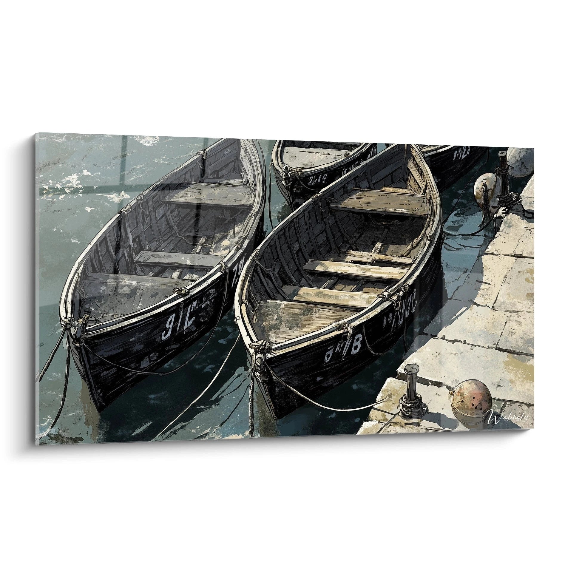 Un tableau port représentant plusieurs barques en bois amarrées à un quai de pierre, avec des teintes dominantes de bleu, marron et beige, et des textures boisées et aquatiques détaillées.