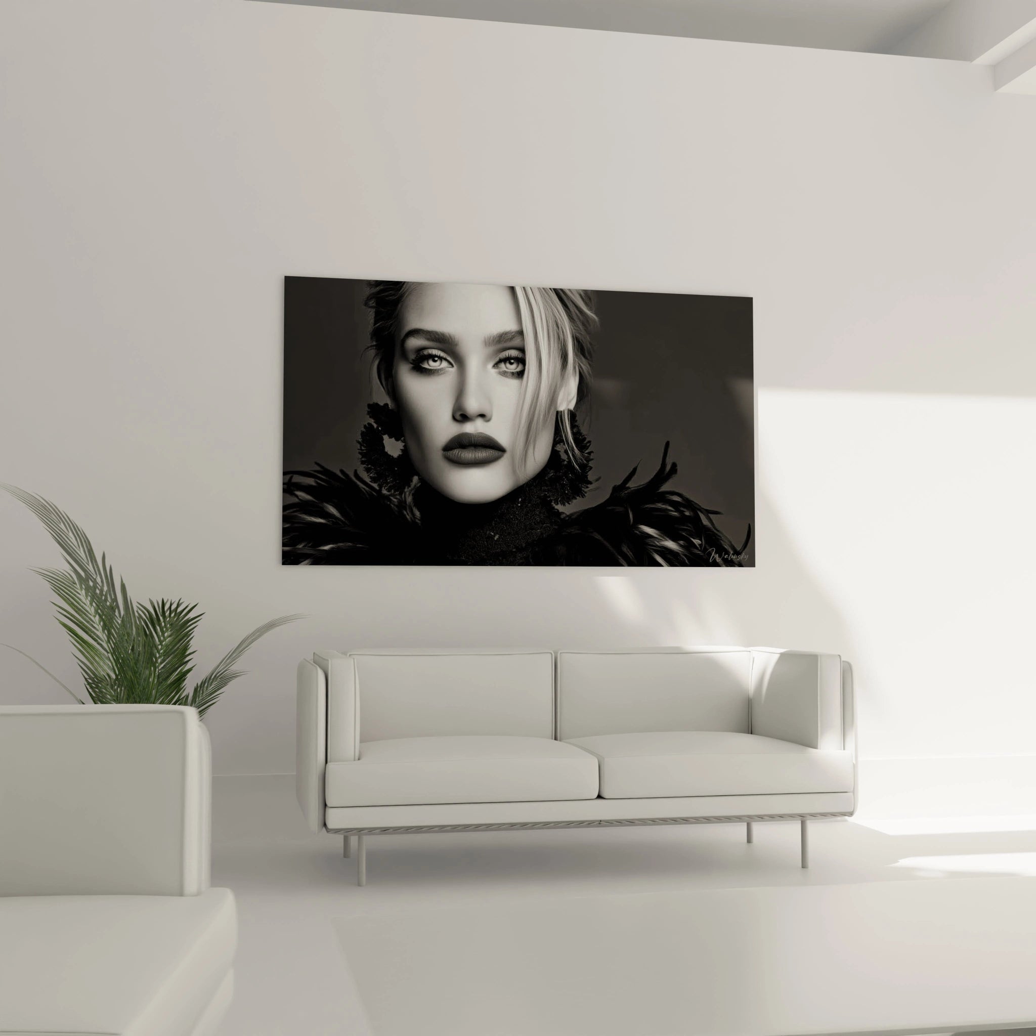 Tableau mural portrait femme noir et blanc dans un salon moderne avec canapé blanc