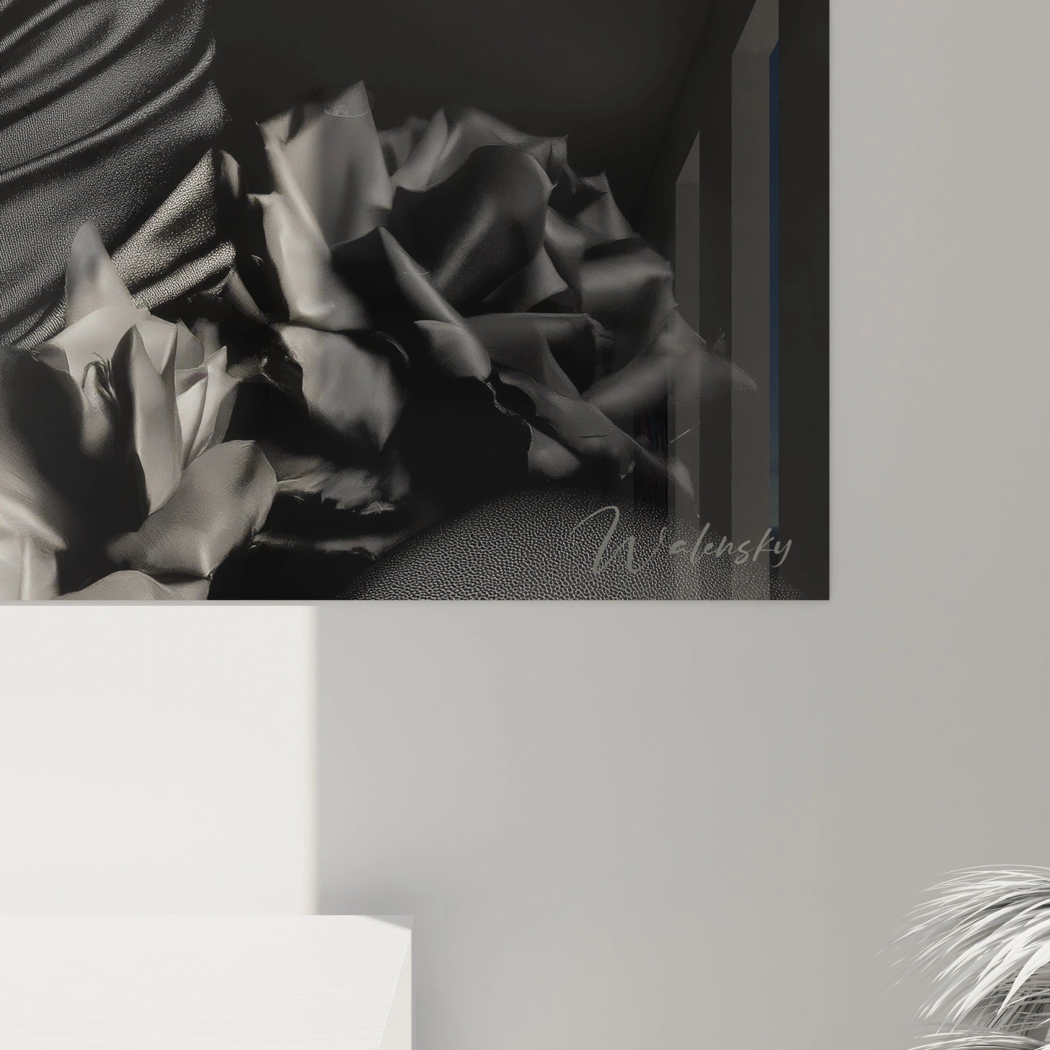 Tableau portrait femme noir et blanc de Walensky avec des détails floraux élégants