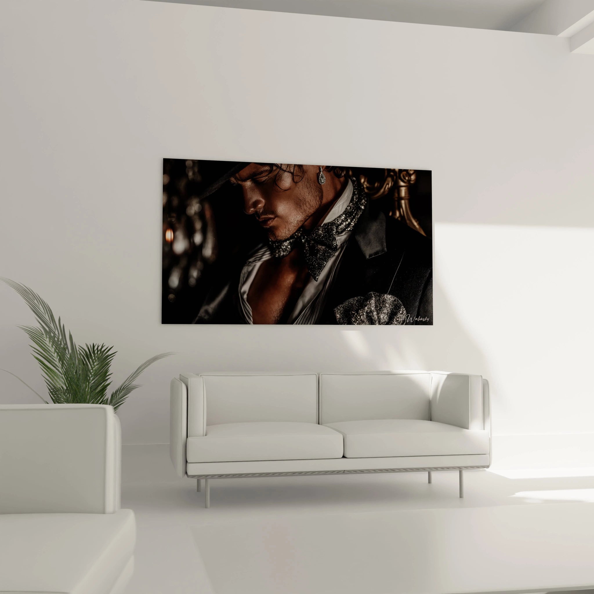 Tableau portrait raffiné homme sur un mur blanc au-dessus d'un canapé moderne