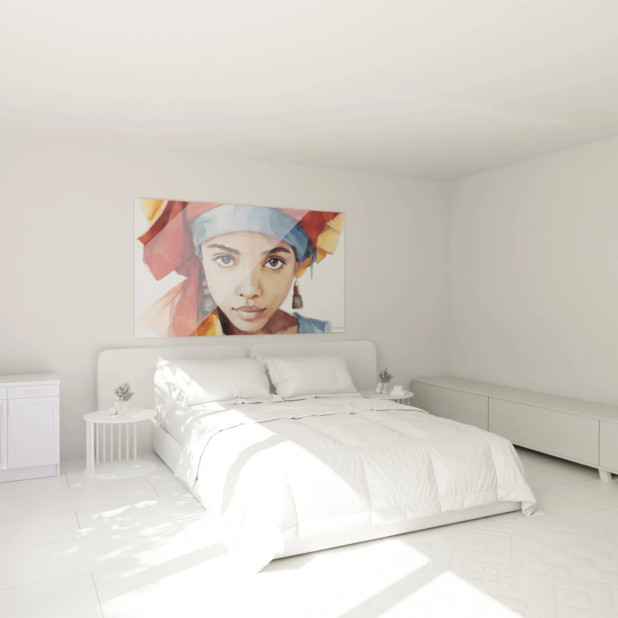 Tableau portrait africain moderne de Walensky accroché au-dessus d'un lit dans une chambre lumineuse
