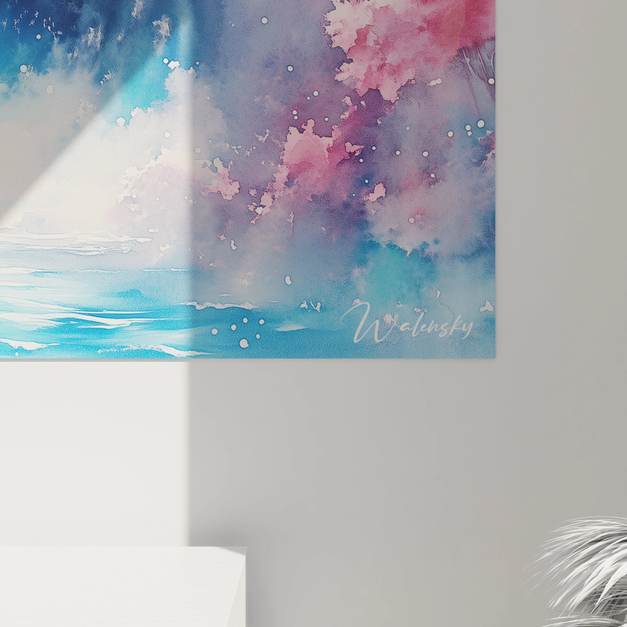 Un tableau cascade illustrant une scène naturelle stylisée où l'eau bleue cristalline contraste avec les teintes chaudes des arbres environnants. Les textures fluides et les éclaboussures blanches suggèrent le mouvement de l'eau qui se déverse entre les rochers dans un paysage aux couleurs pastels.