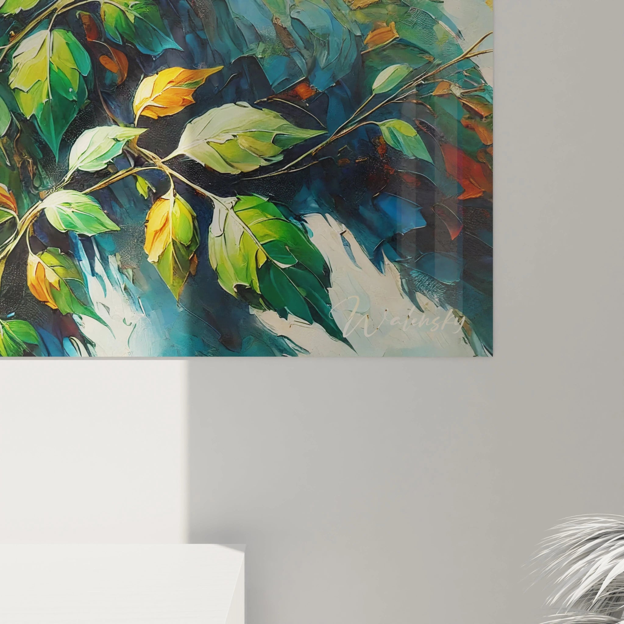 Une vue de près du tableau gorille montre les textures et couleurs vives, capturant l'essence d'une faune sauvage protégée par la végétation.