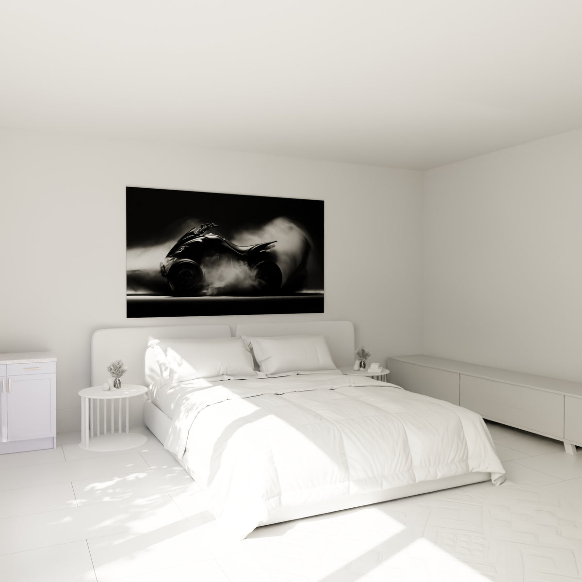 Silhouette de quad noir cerclée de fumée blanche accrochée au-dessus d'un lit dans une chambre claire