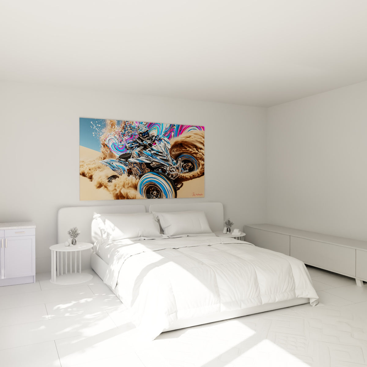 Pilote de quad bleu projetant du sable ocre, accroché au-dessus d'un lit dans une chambre claire