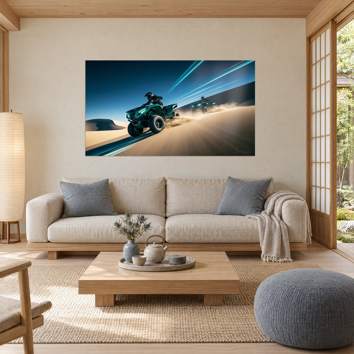 Gemälde: Türkisfarbenes Quad rast über eine goldene Düne, blaue Lichtspuren am Nachthimmel, über einem Sofa in einem hellen Wohnzimmer