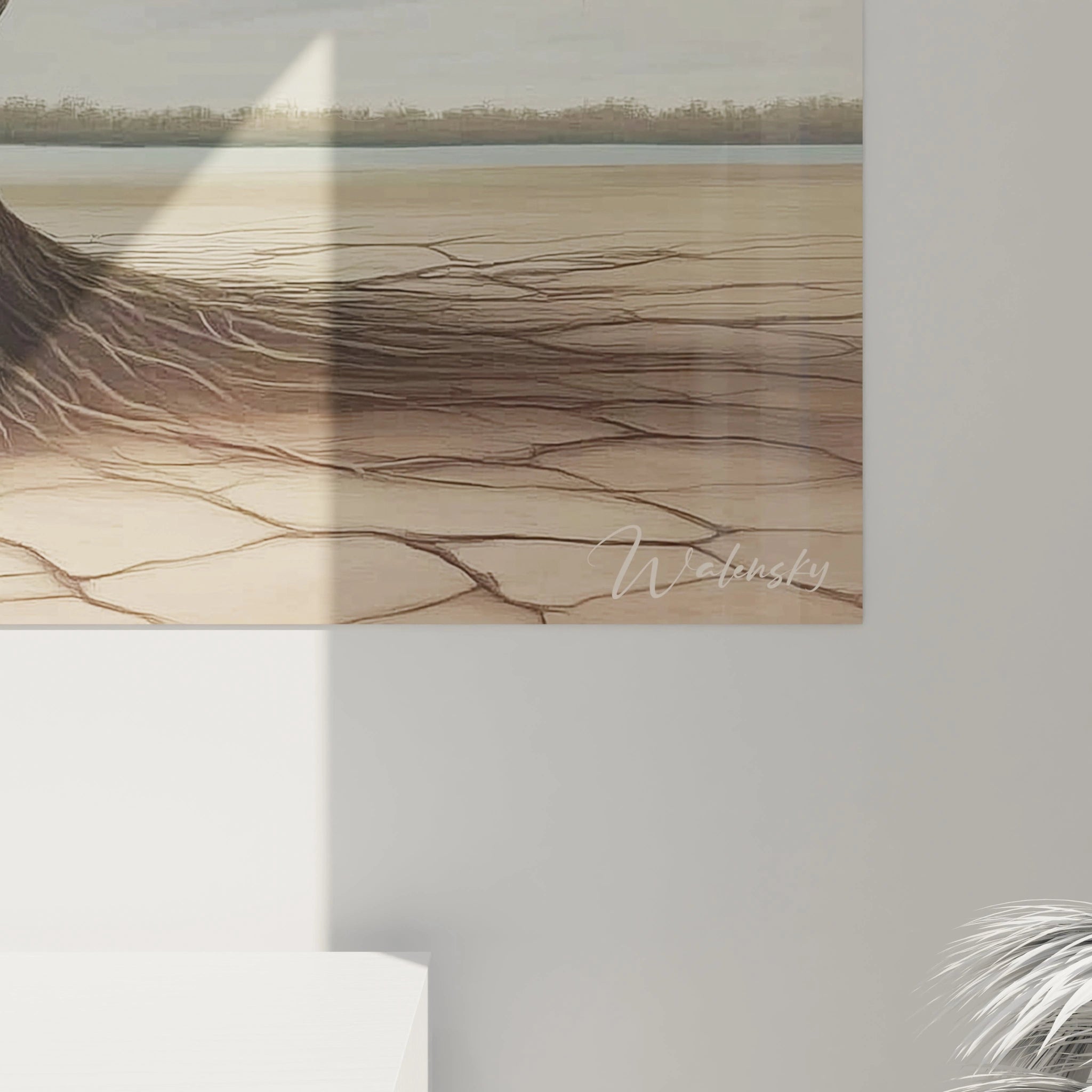 Un tableau surréalisme abstrait installé dans un espace intérieur, mettant en valeur un visage endormi et un arbre, avec des teintes dominantes de beige, marron et bleu ciel.